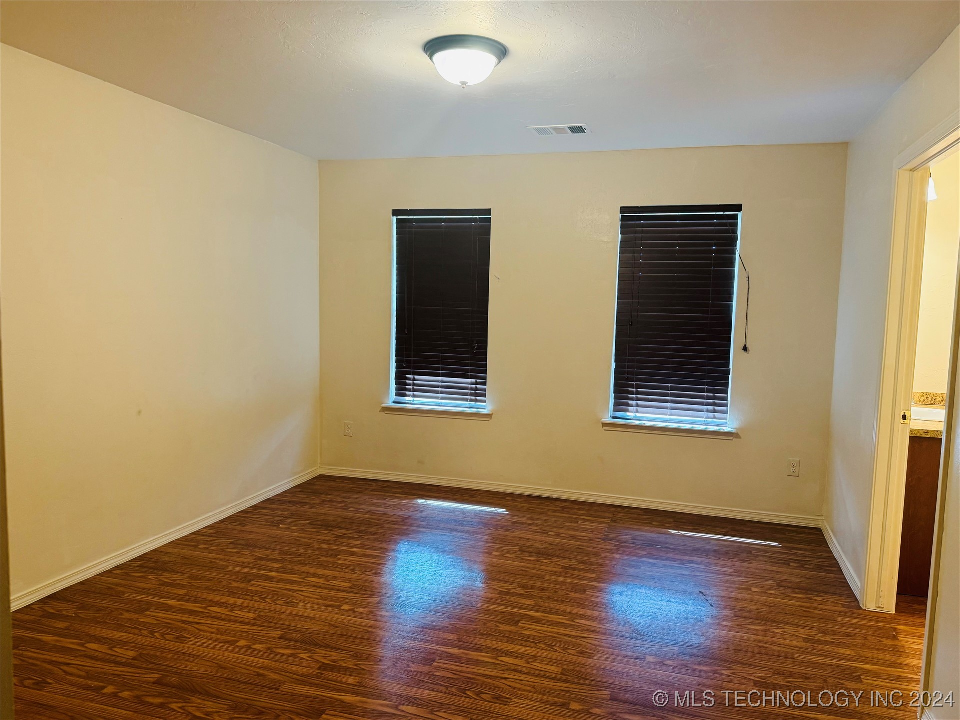 7409 Park Meadow Drive Property Photo 10