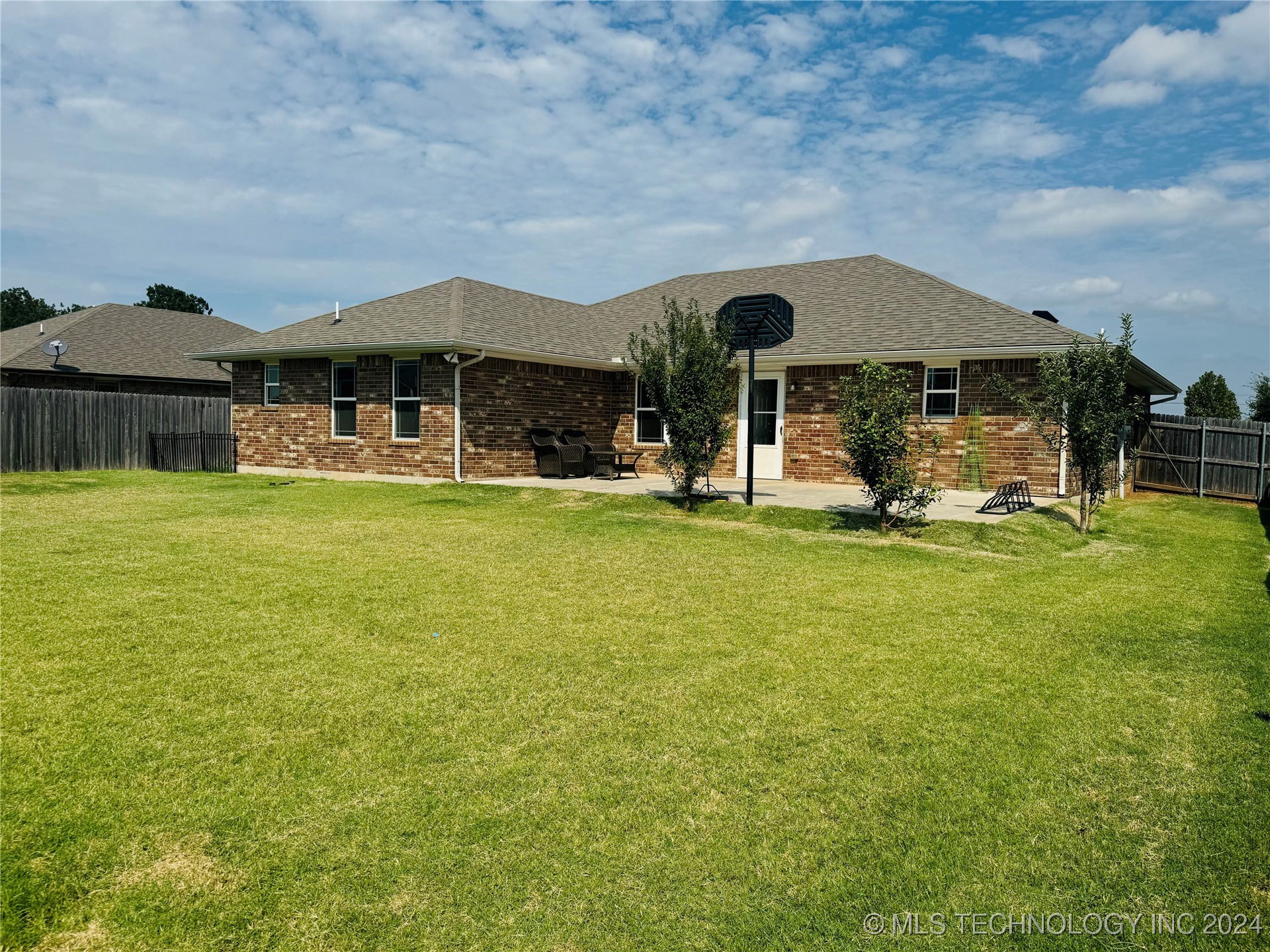 7409 Park Meadow Drive Property Photo 22