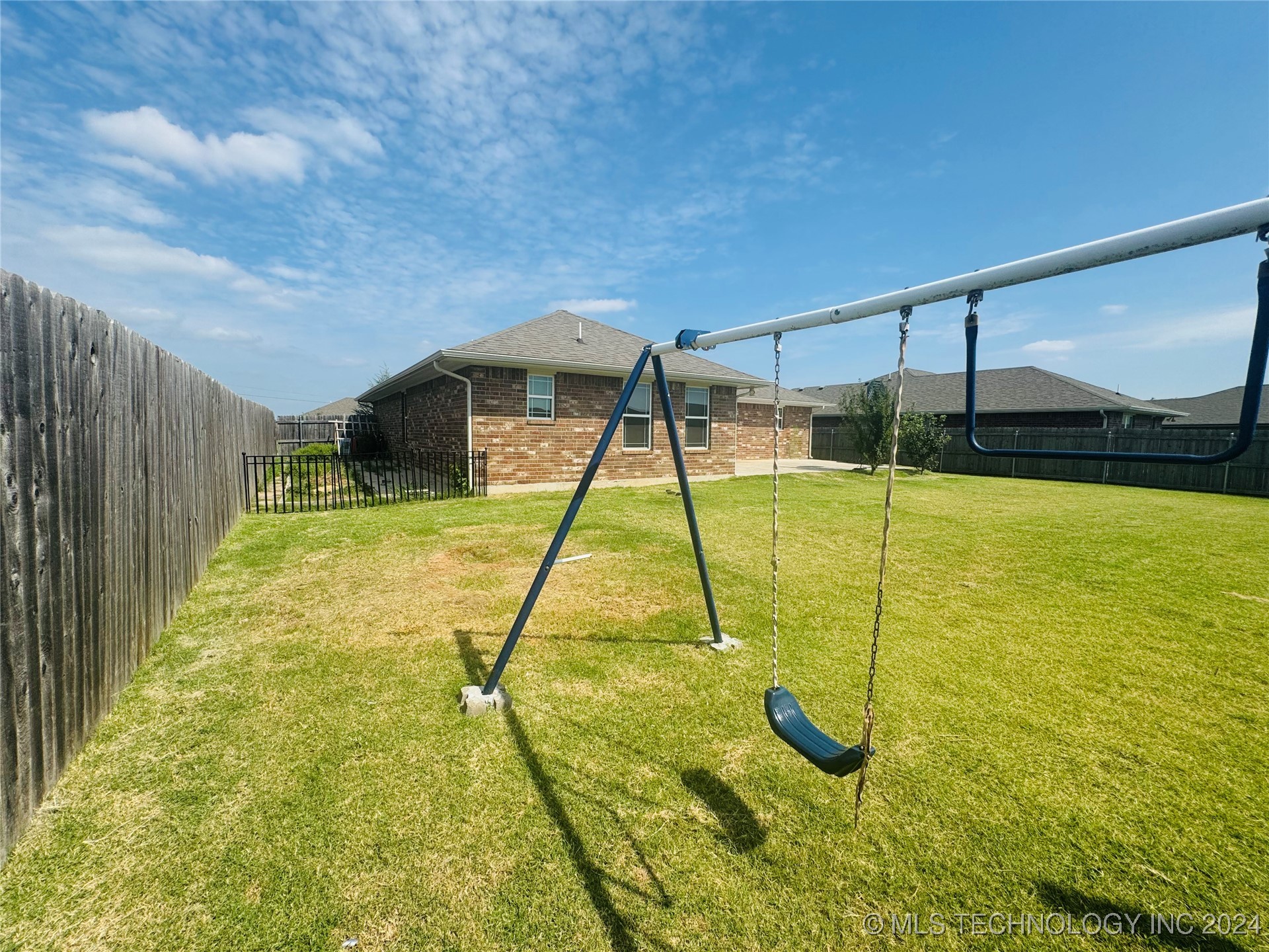7409 Park Meadow Drive Property Photo 24