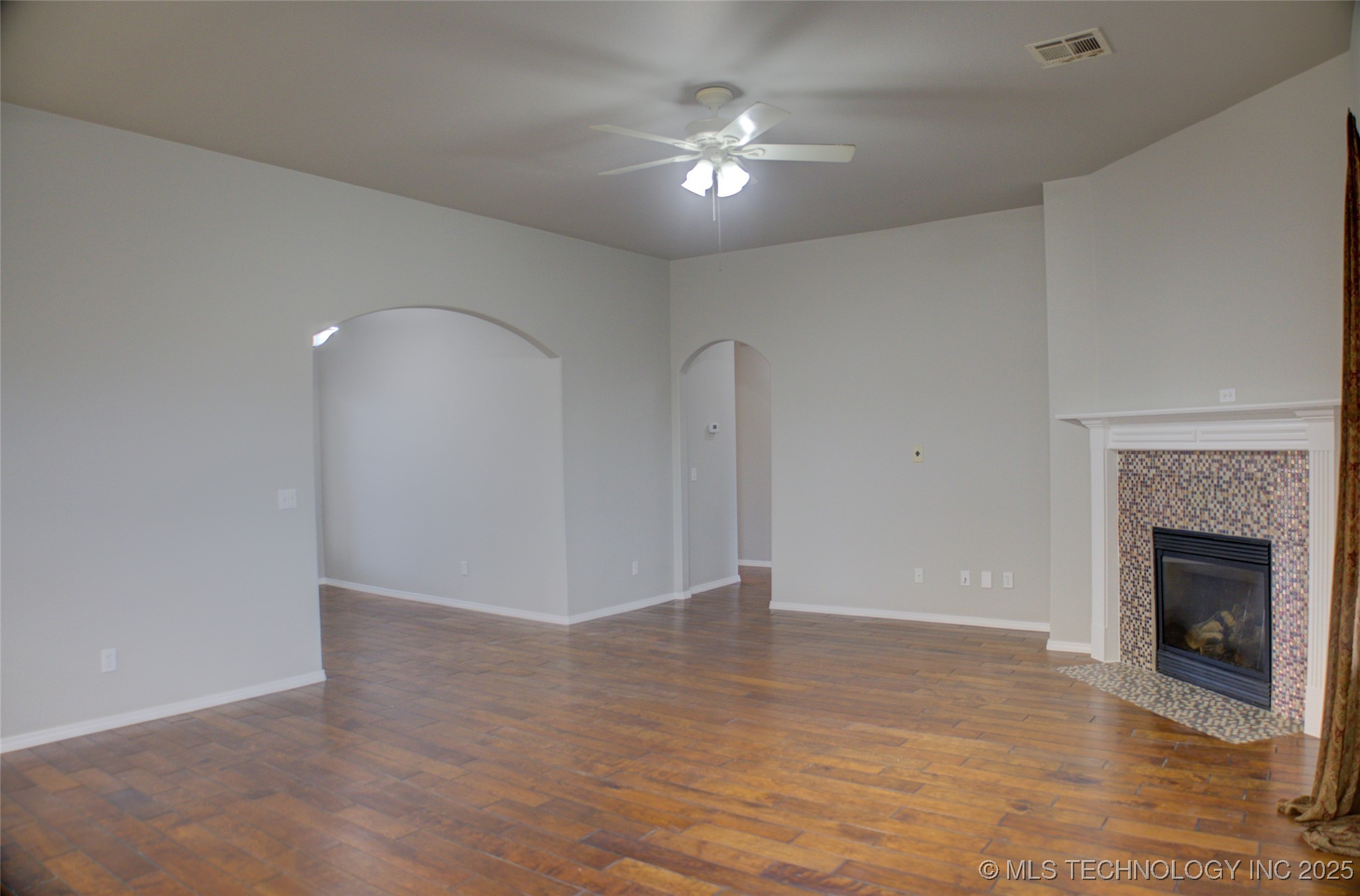 14495 N 66th East Avenue Property Photo 6