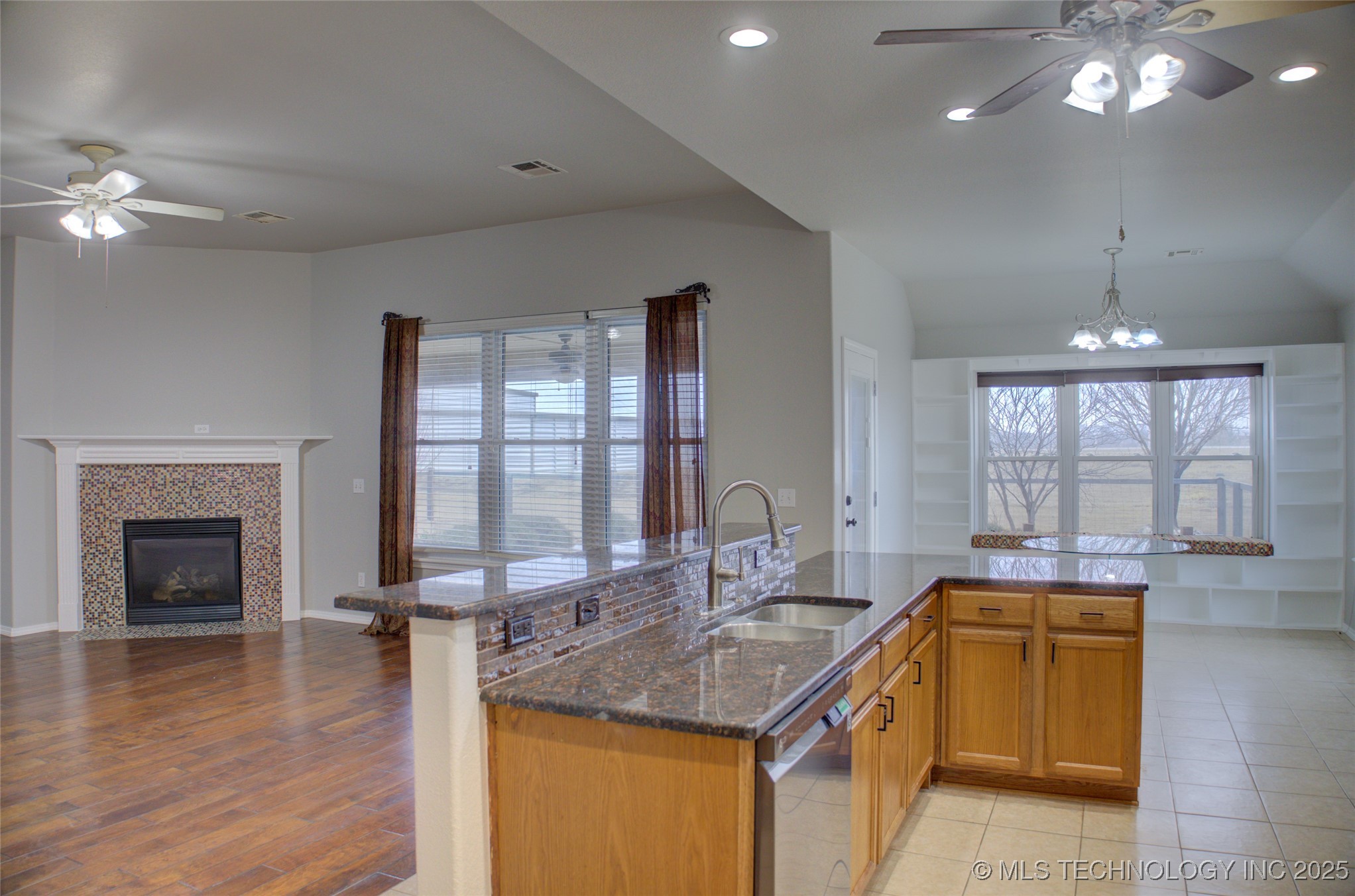 14495 N 66th East Avenue Property Photo 14