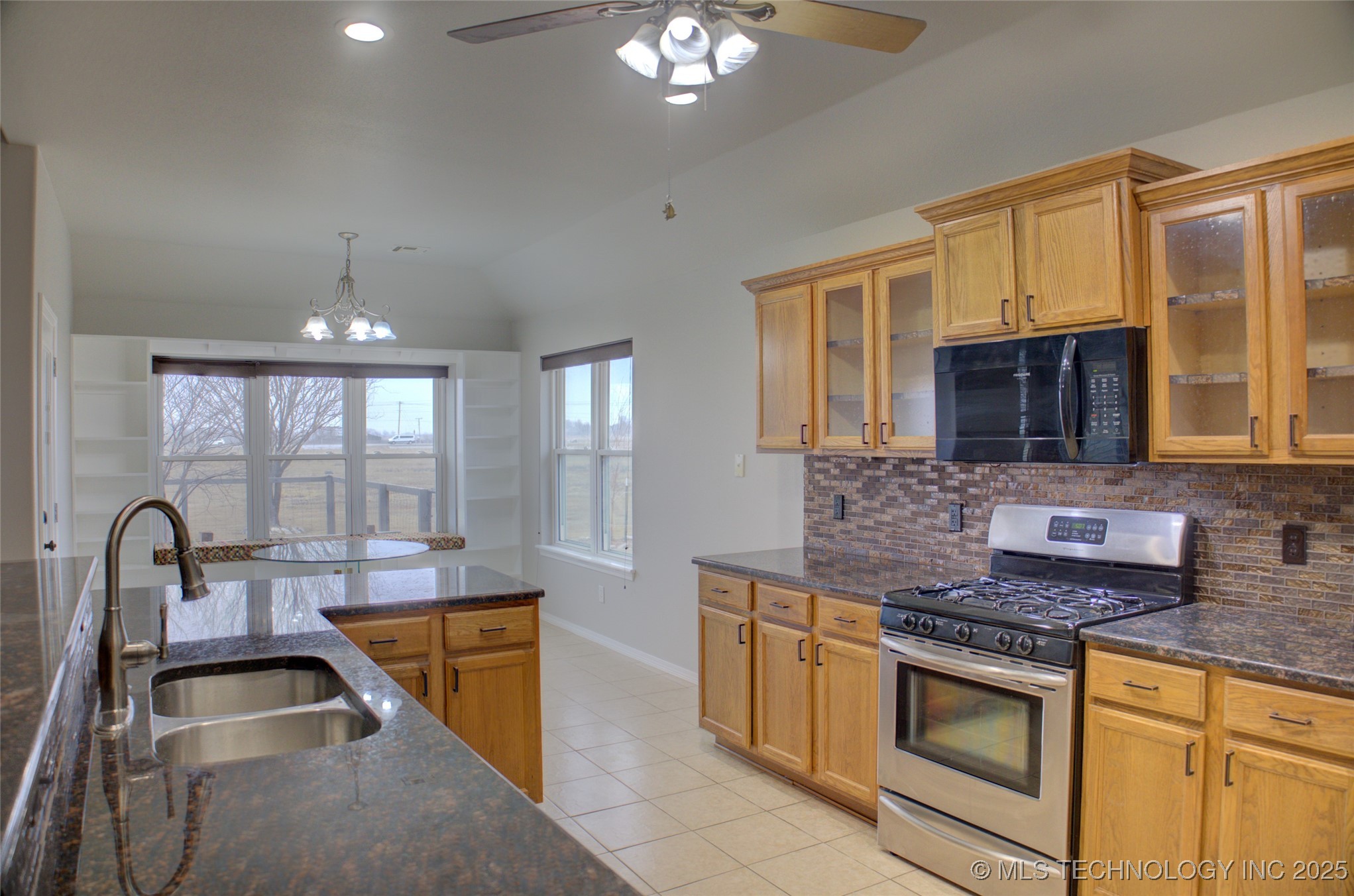 14495 N 66th East Avenue Property Photo 15
