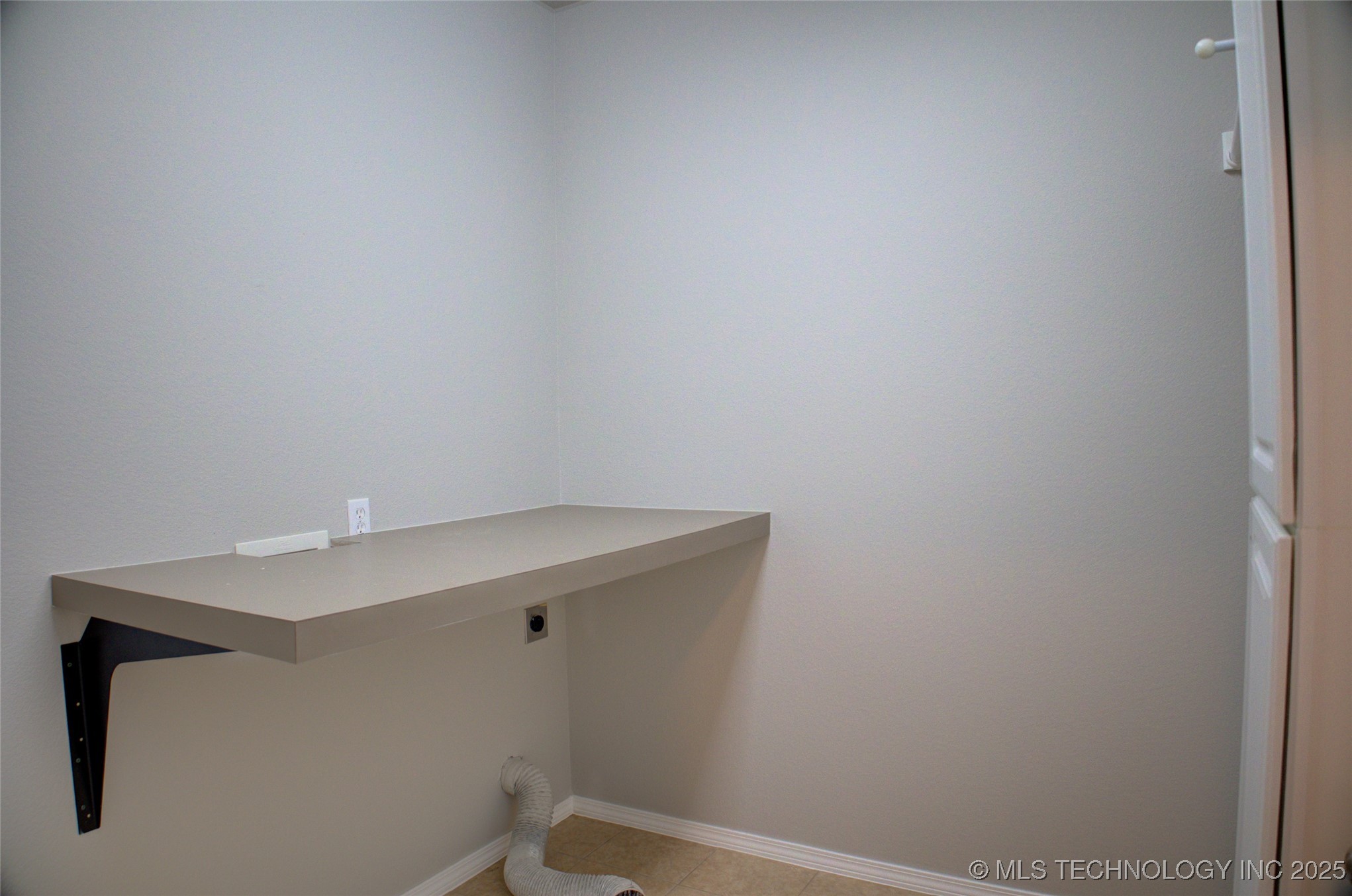 14495 N 66th East Avenue Property Photo 24