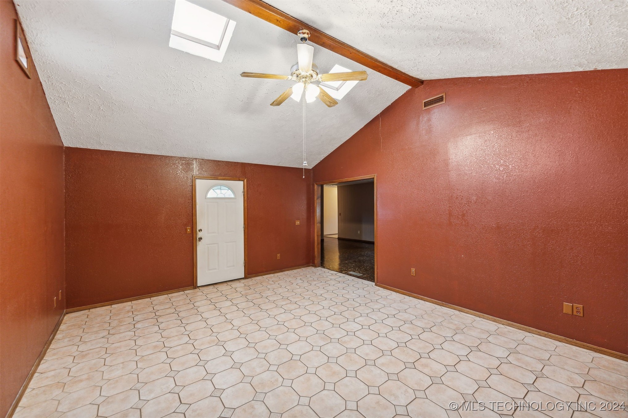 412 Cobblestone Court Property Photo 7