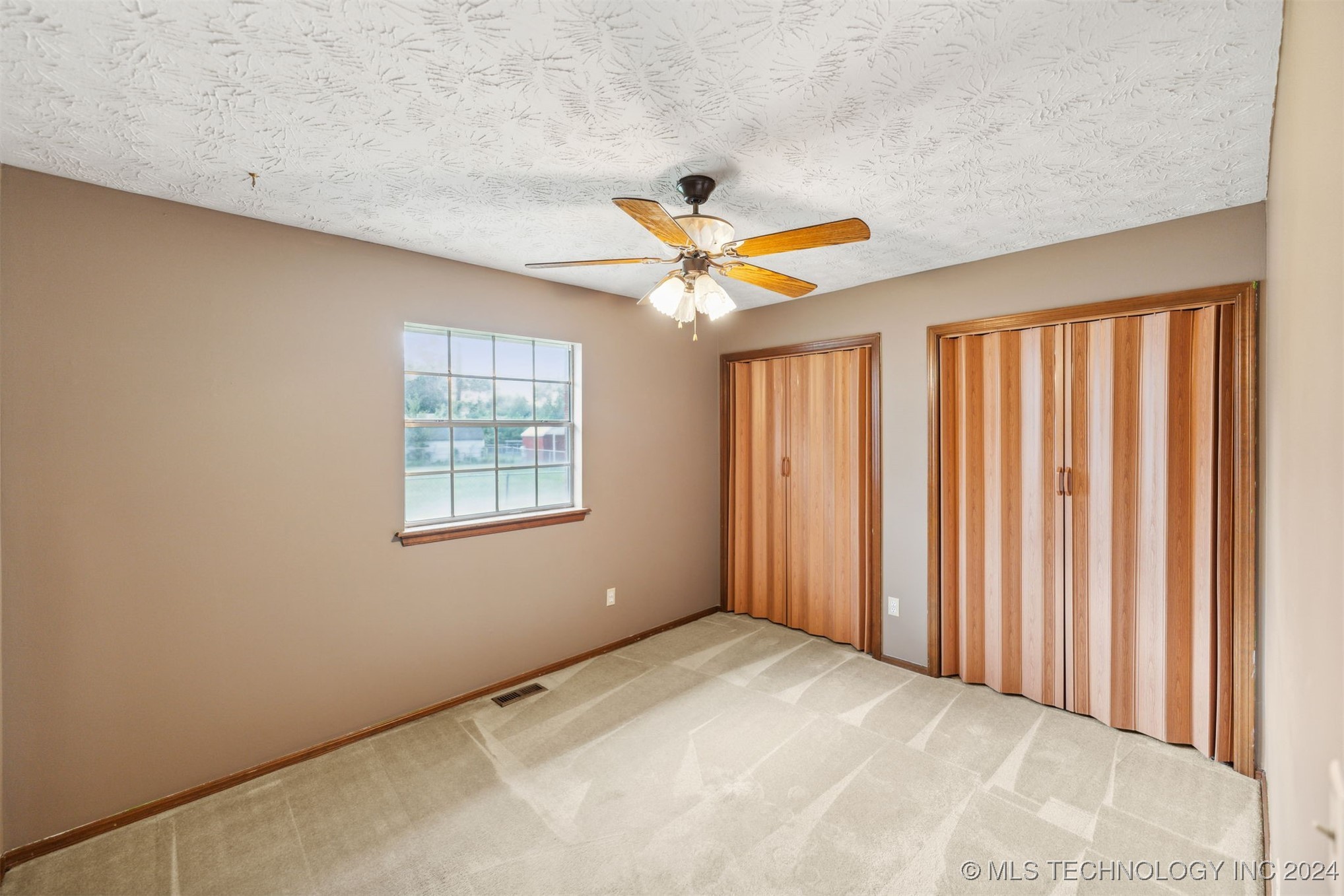412 Cobblestone Court Property Photo 11