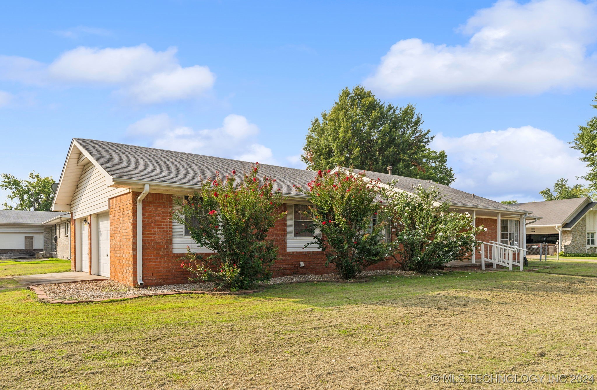 412 Cobblestone Court Property Photo 19