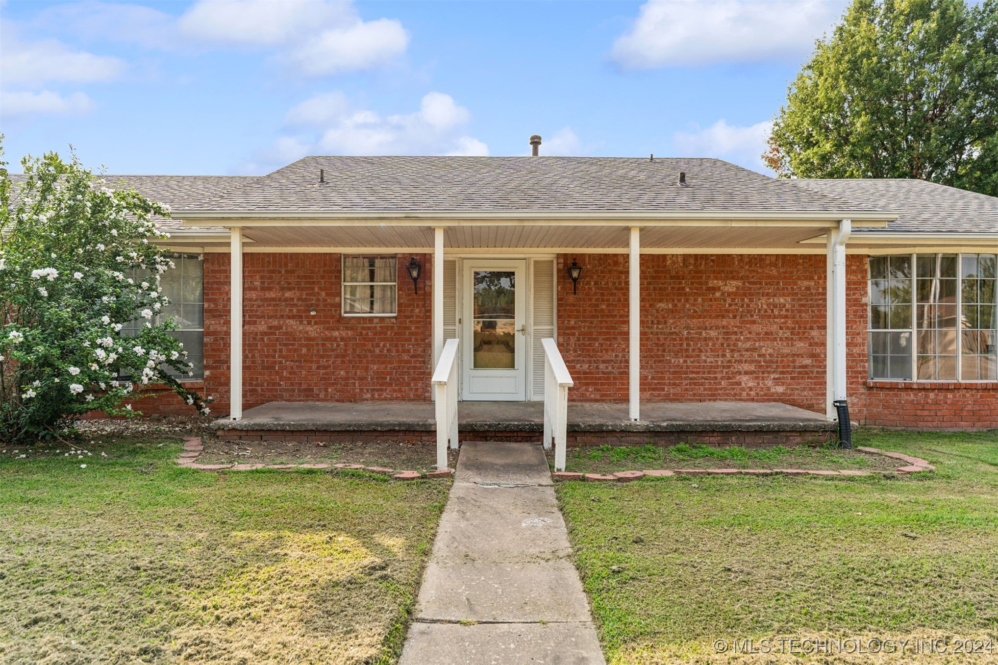 412 Cobblestone Court Property Photo 20
