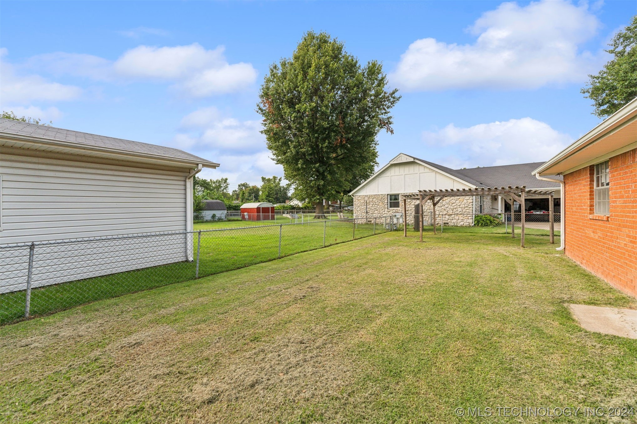 412 Cobblestone Court Property Photo 22