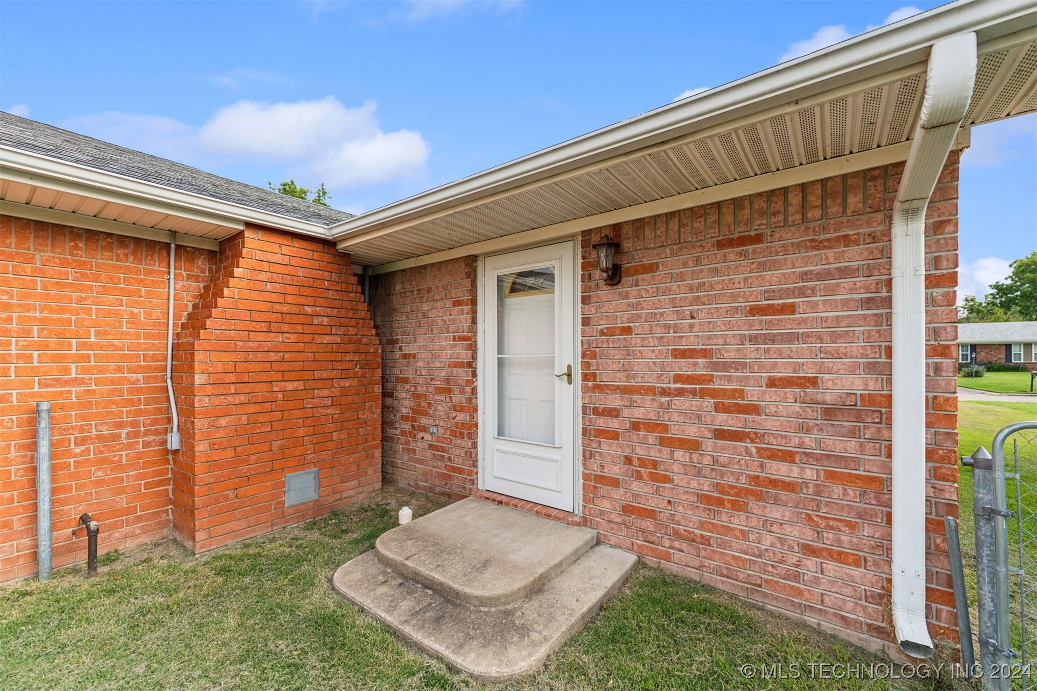 412 Cobblestone Court Property Photo 23
