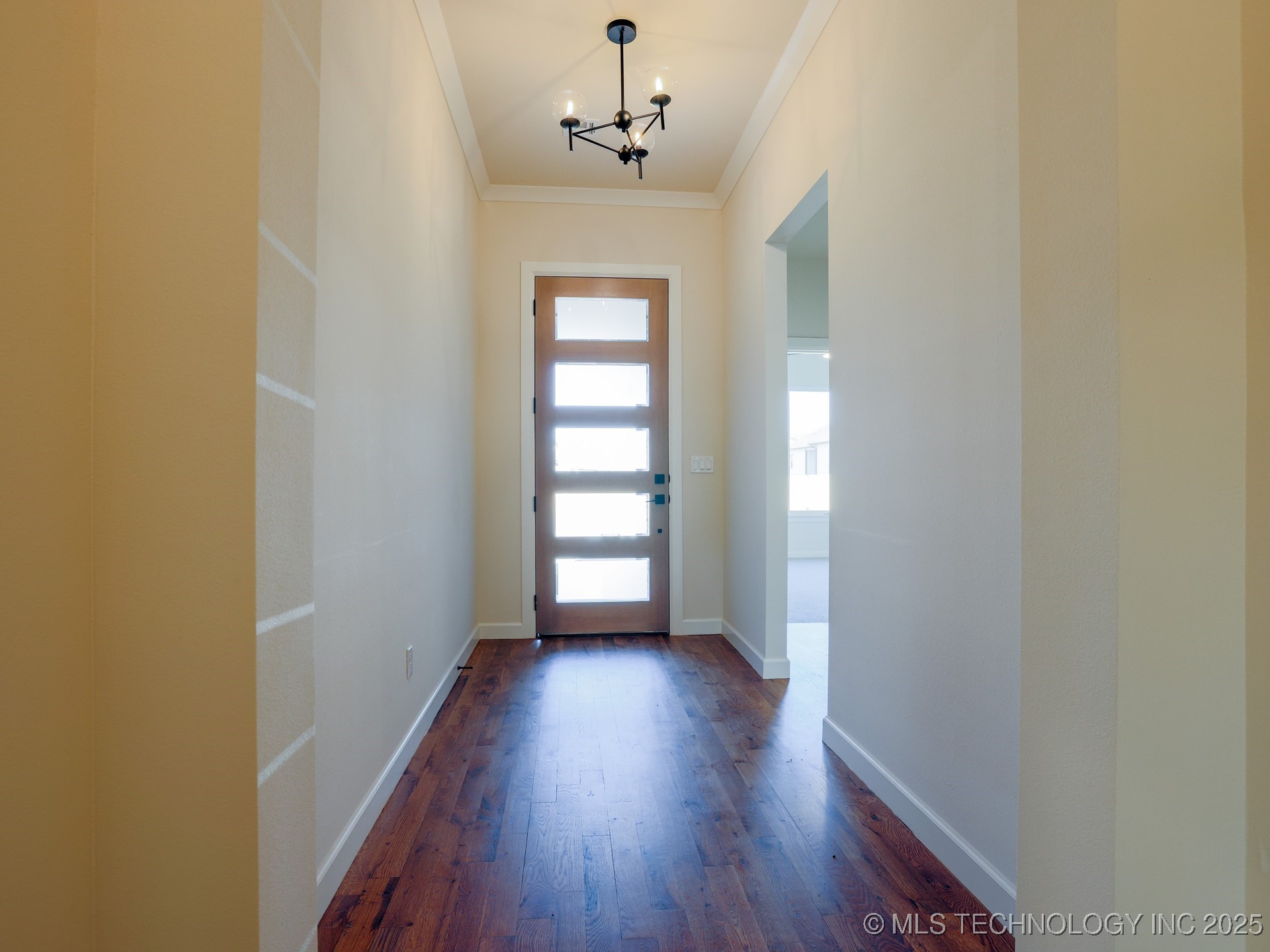 807 E Jacksonville Street Property Photo 10