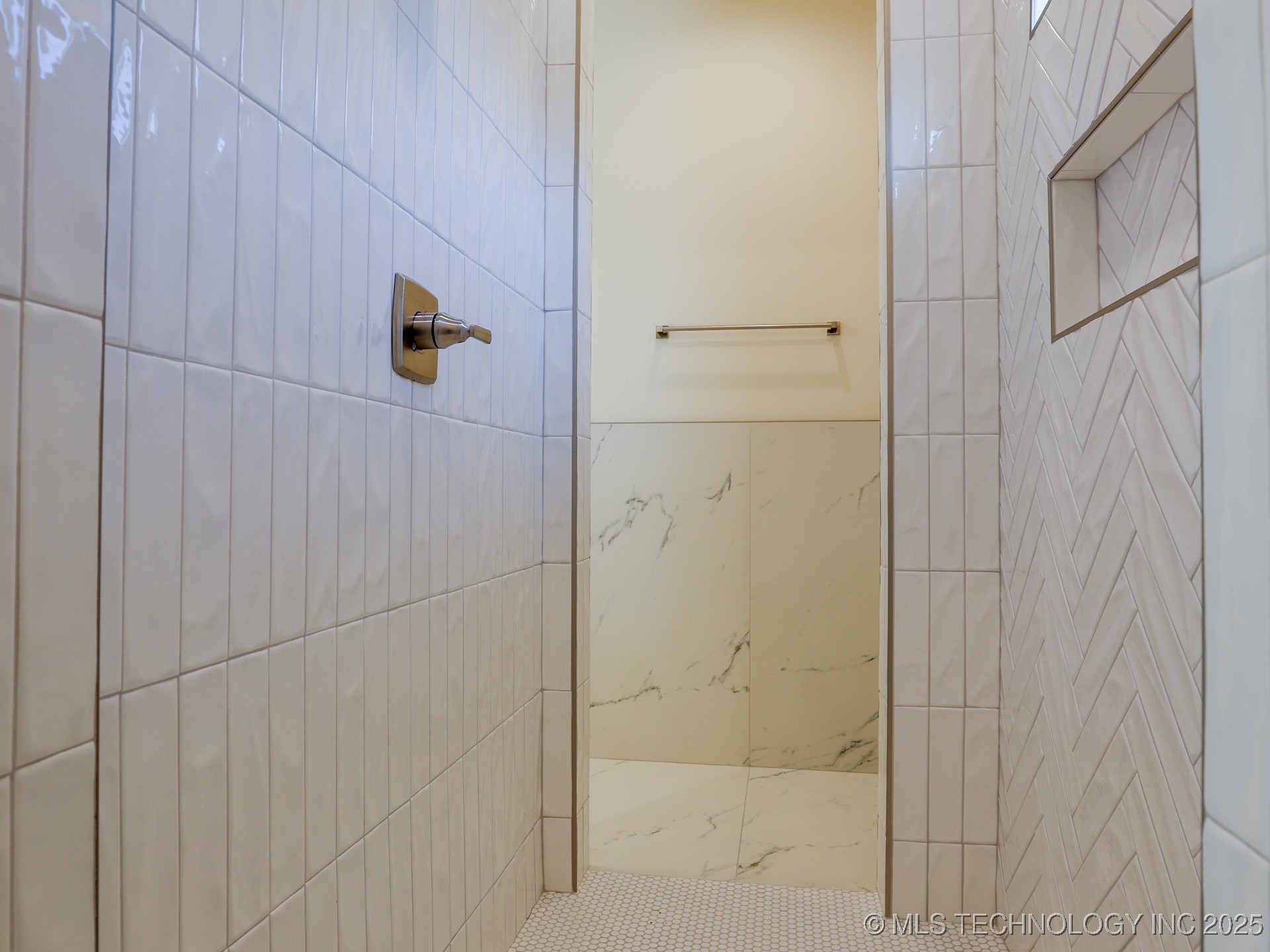 807 E Jacksonville Street Property Photo 19