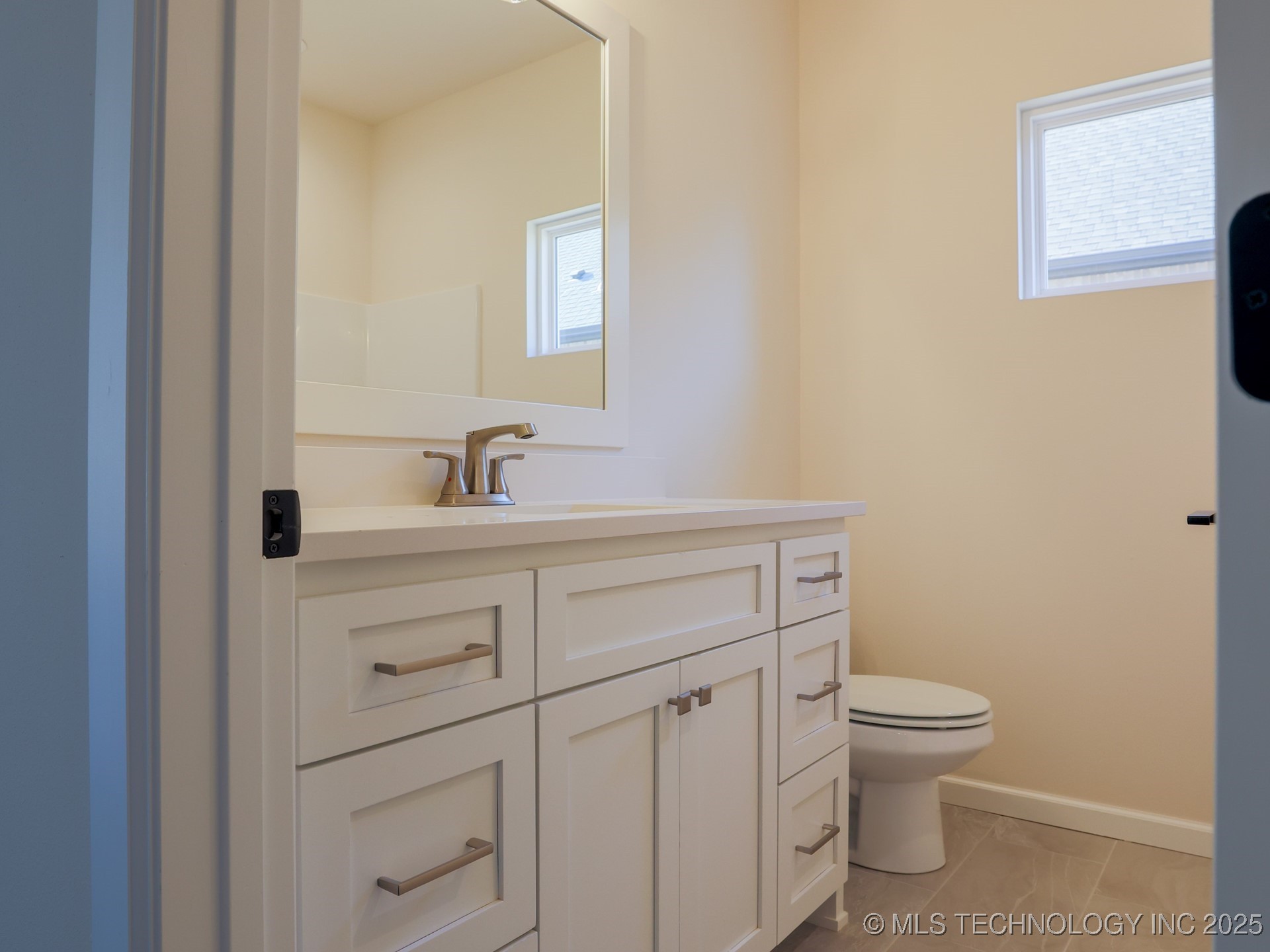 807 E Jacksonville Street Property Photo 21