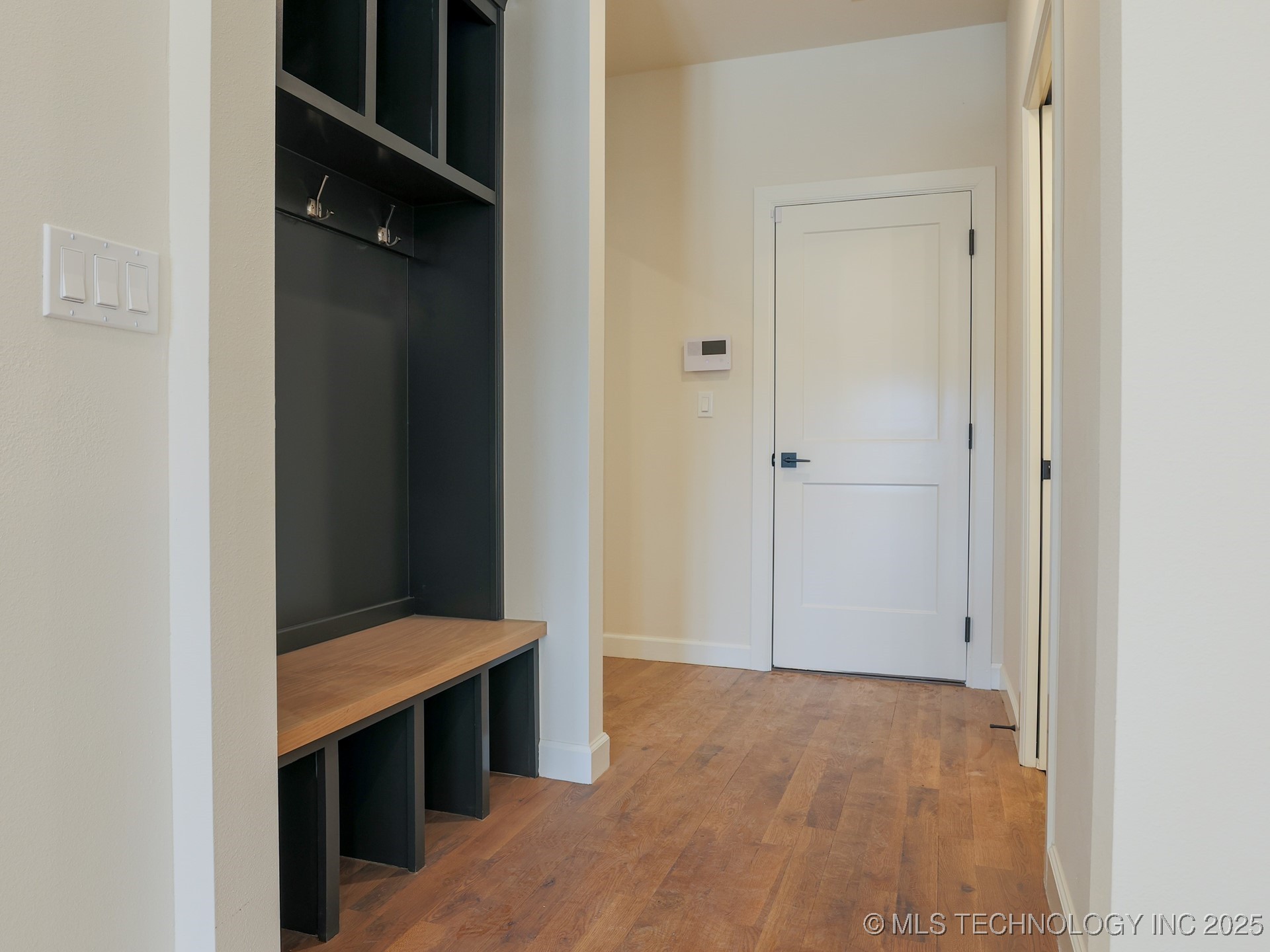 807 E Jacksonville Street Property Photo 25