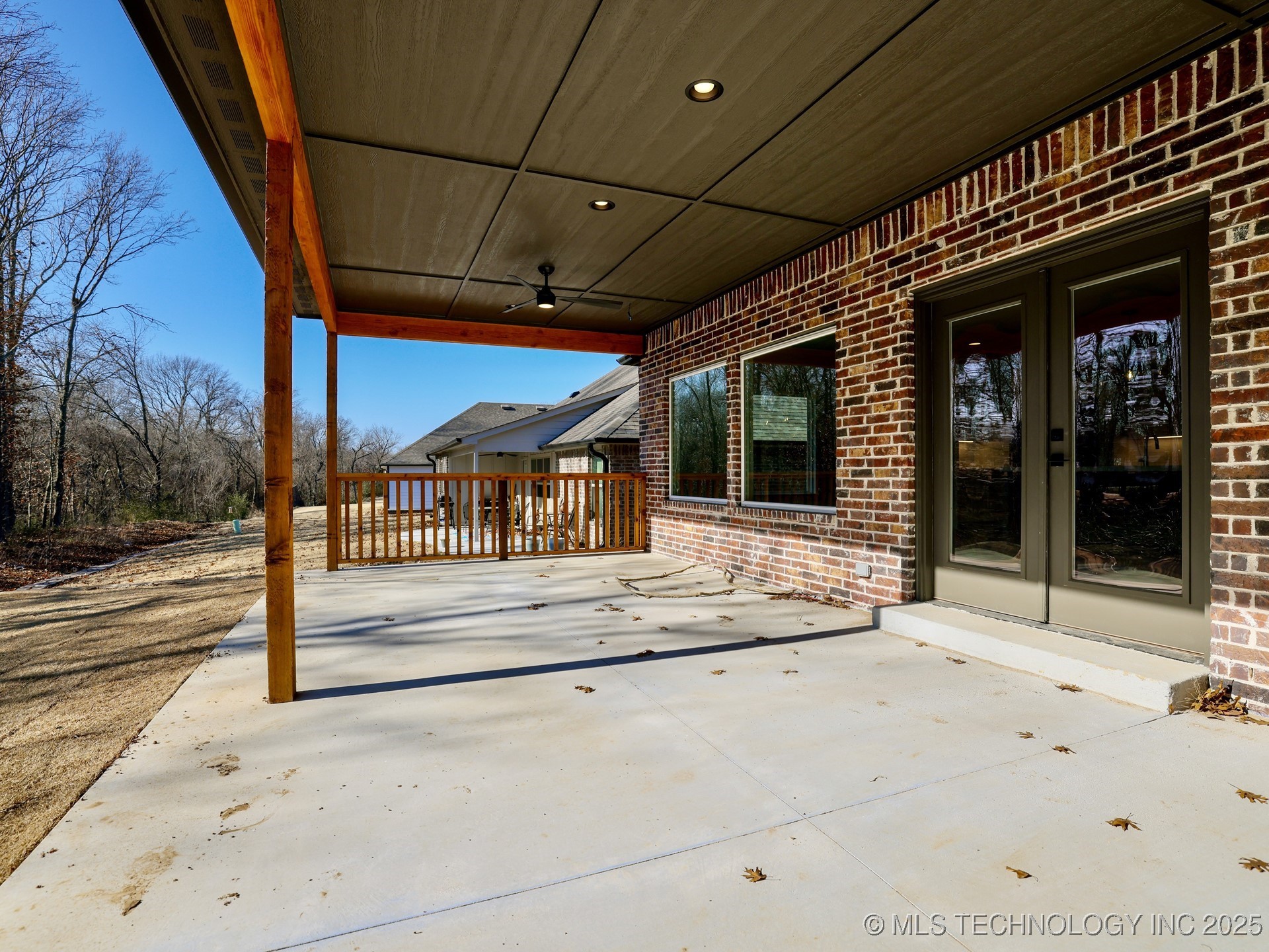 807 E Jacksonville Street Property Photo 29