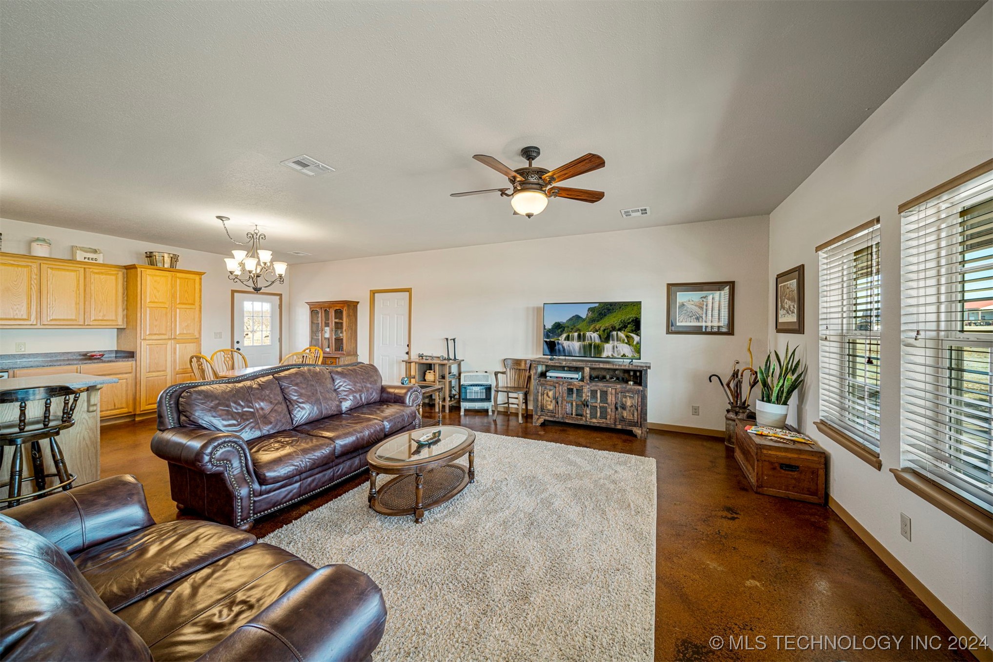 17194 S 4250 Road Property Photo 12