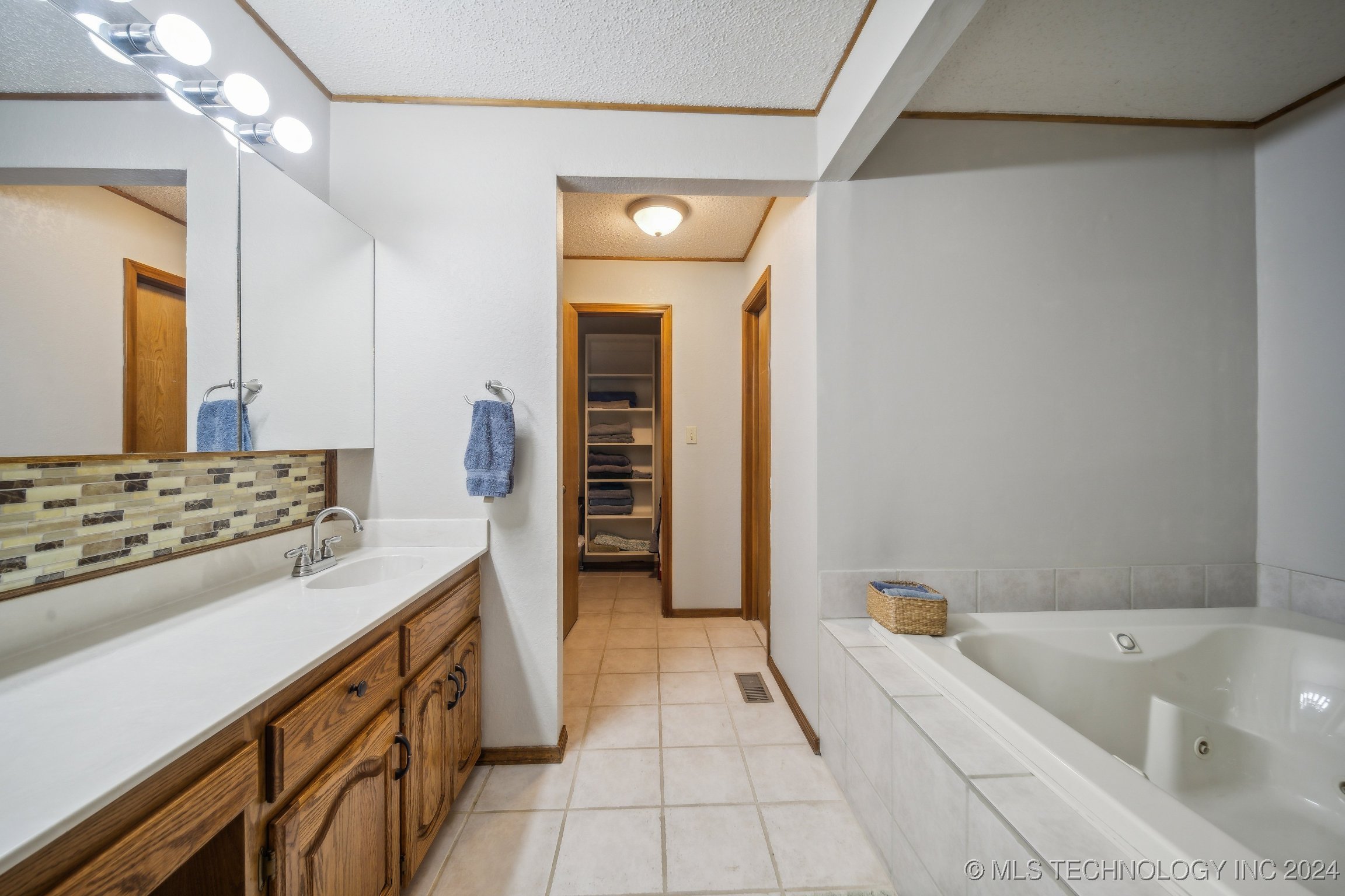 9231 S 36th West Street Property Photo 20