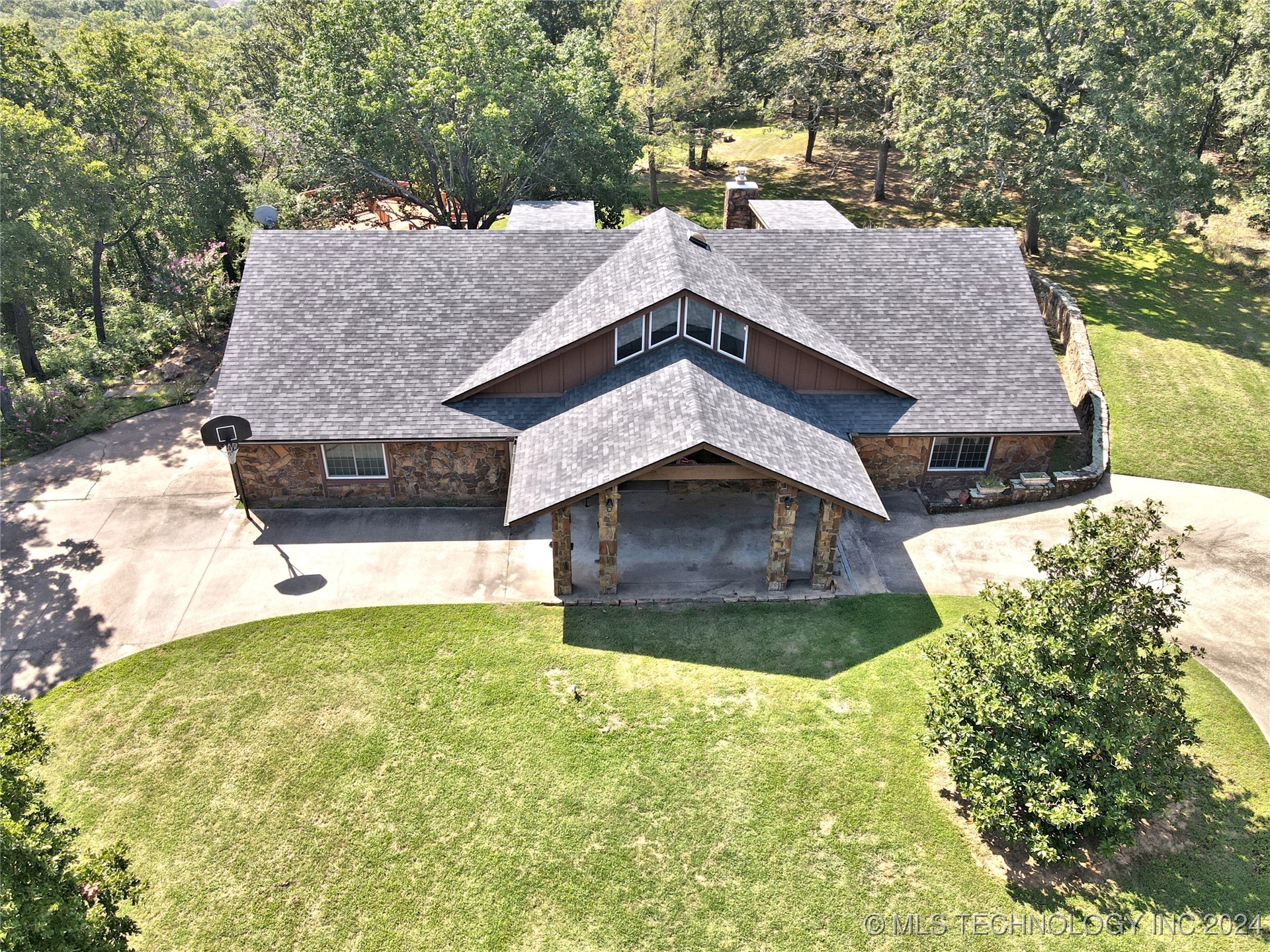 8362 W Valley View Drive Property Photo 3