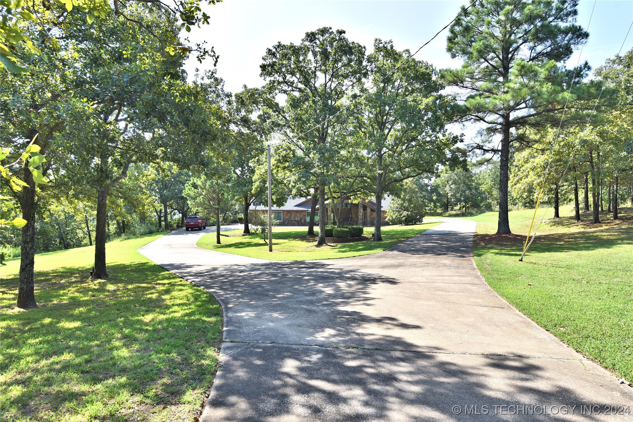 8362 W Valley View Drive Property Photo 4