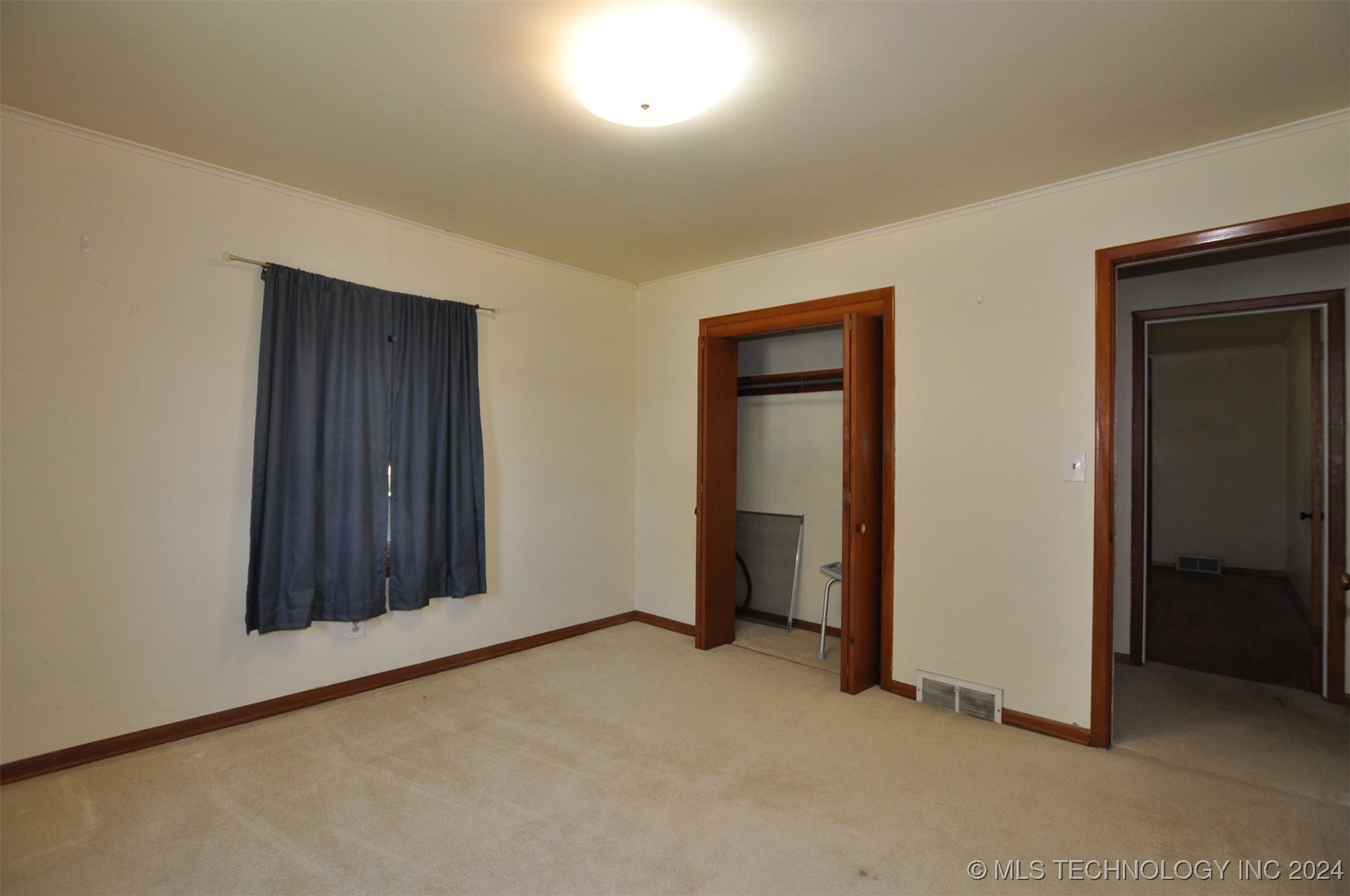 15702 E King Street Property Photo 14