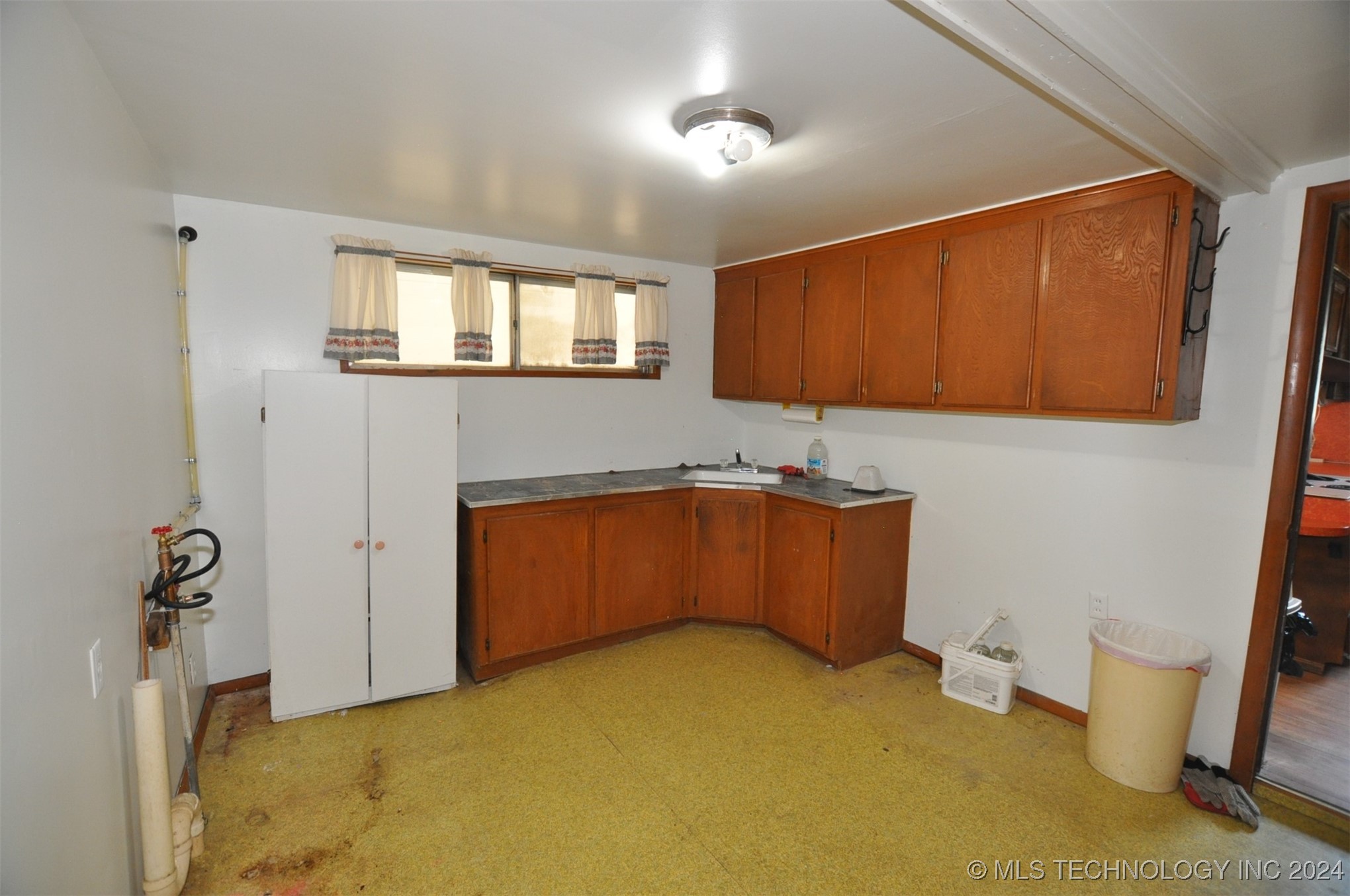 15702 E King Street Property Photo 18