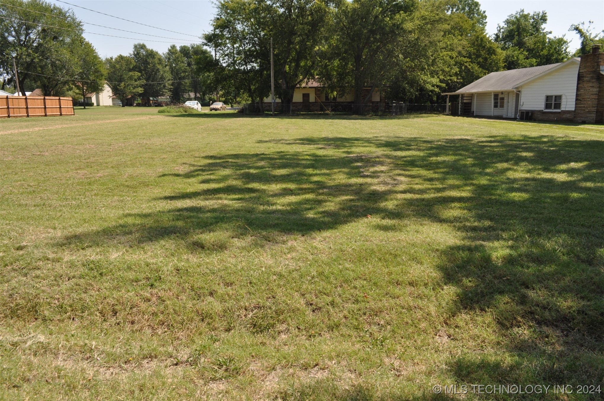 15702 E King Street Property Photo 20