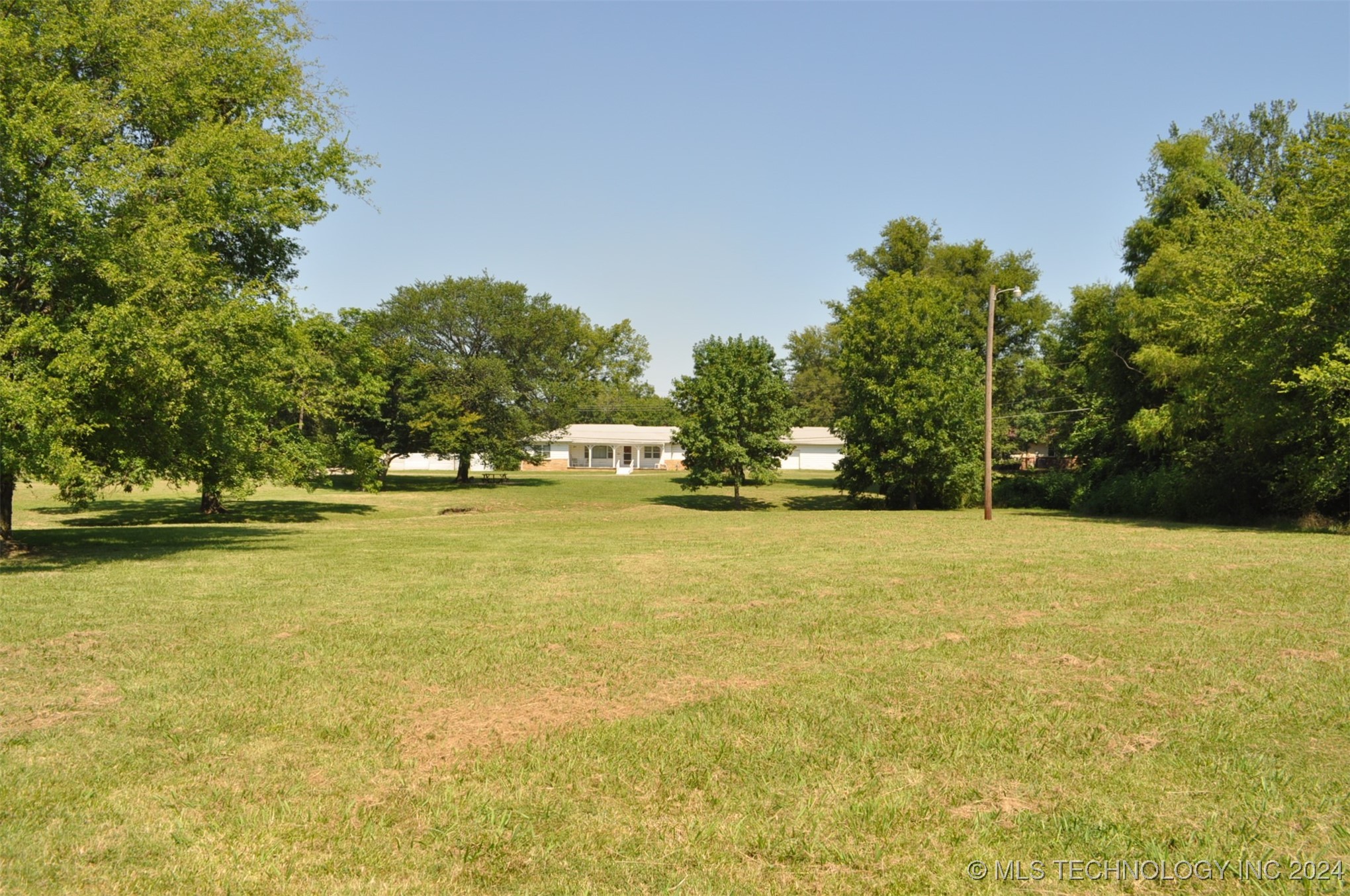 15702 E King Street Property Photo 26