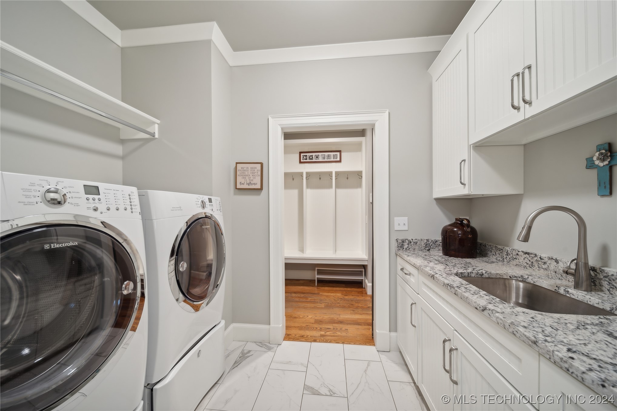 2336 E 17th Street Property Photo 51