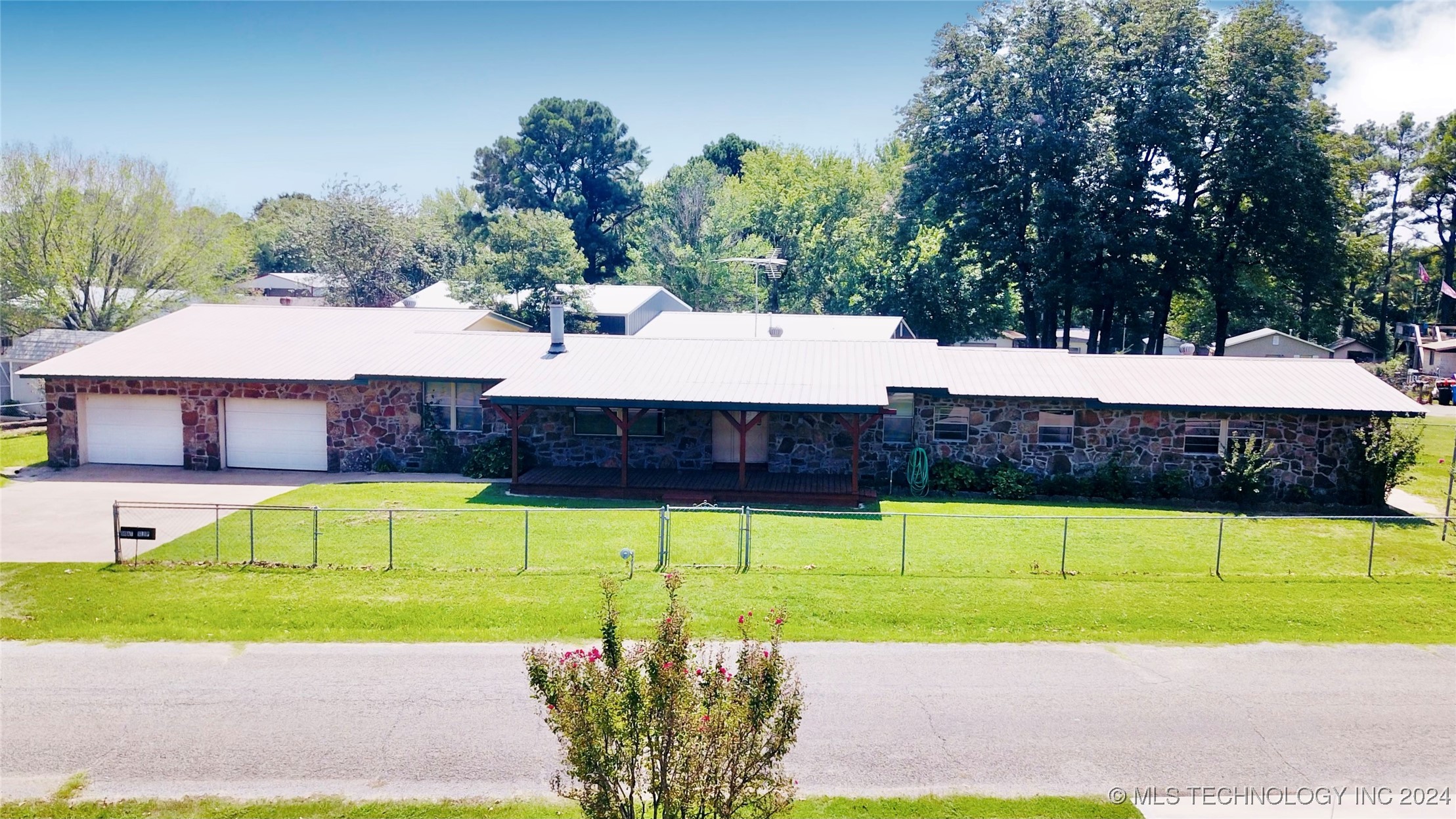 417614 E 1123 Road Property Photo 4