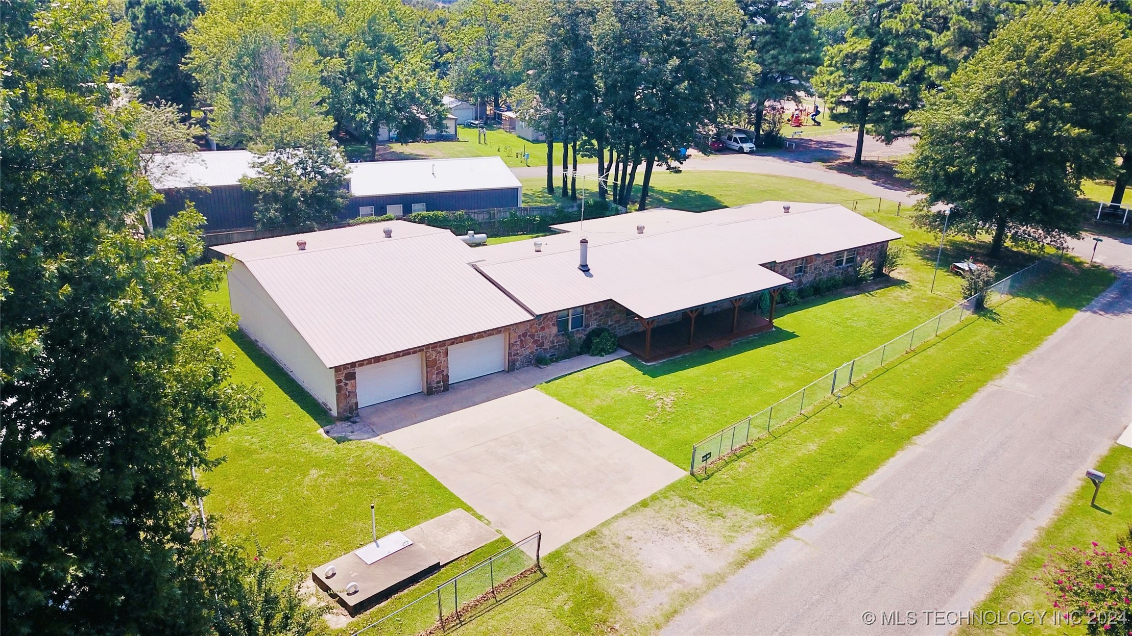 417614 E 1123 Road Property Photo 7