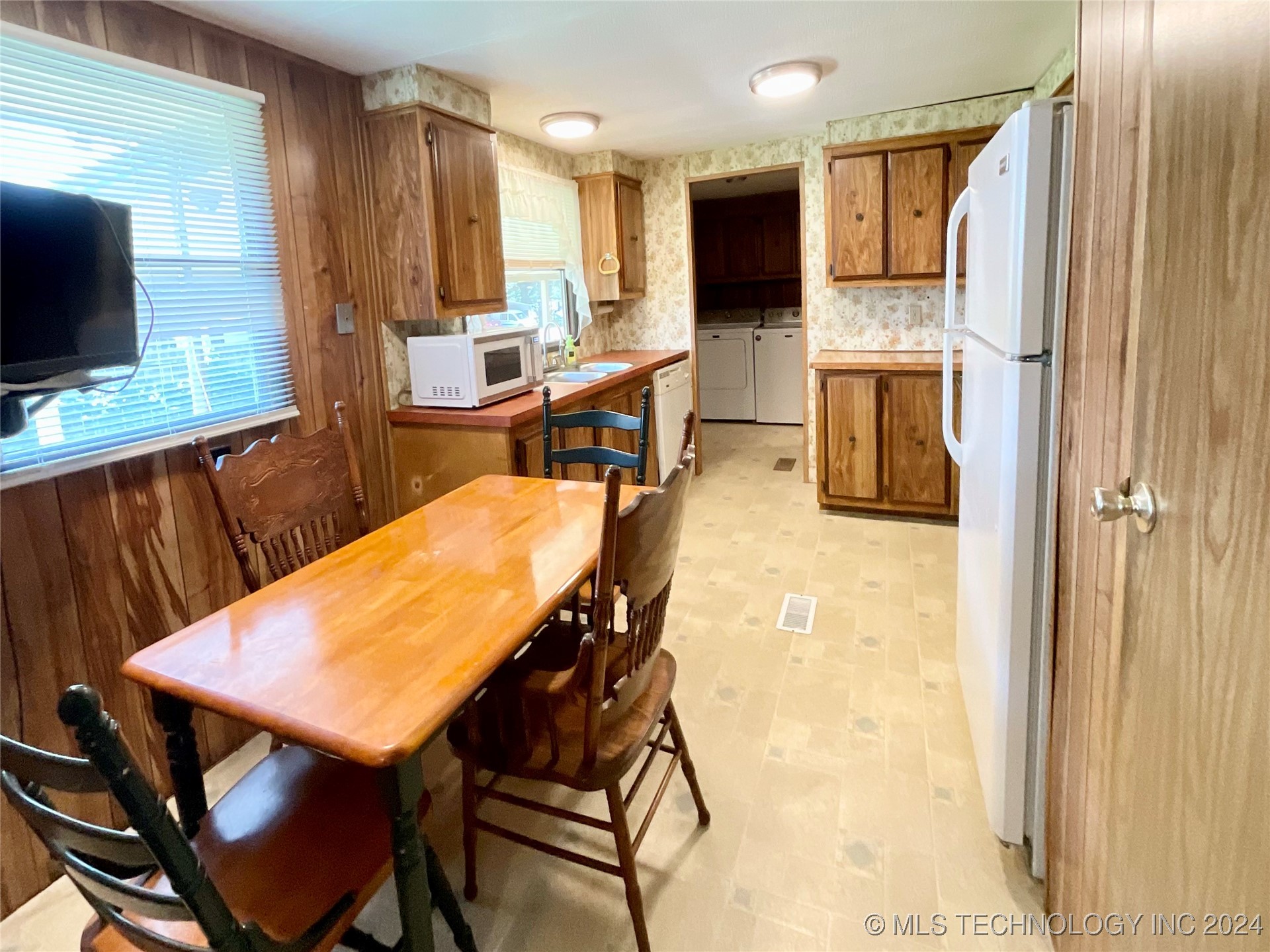 417614 E 1123 Road Property Photo 18