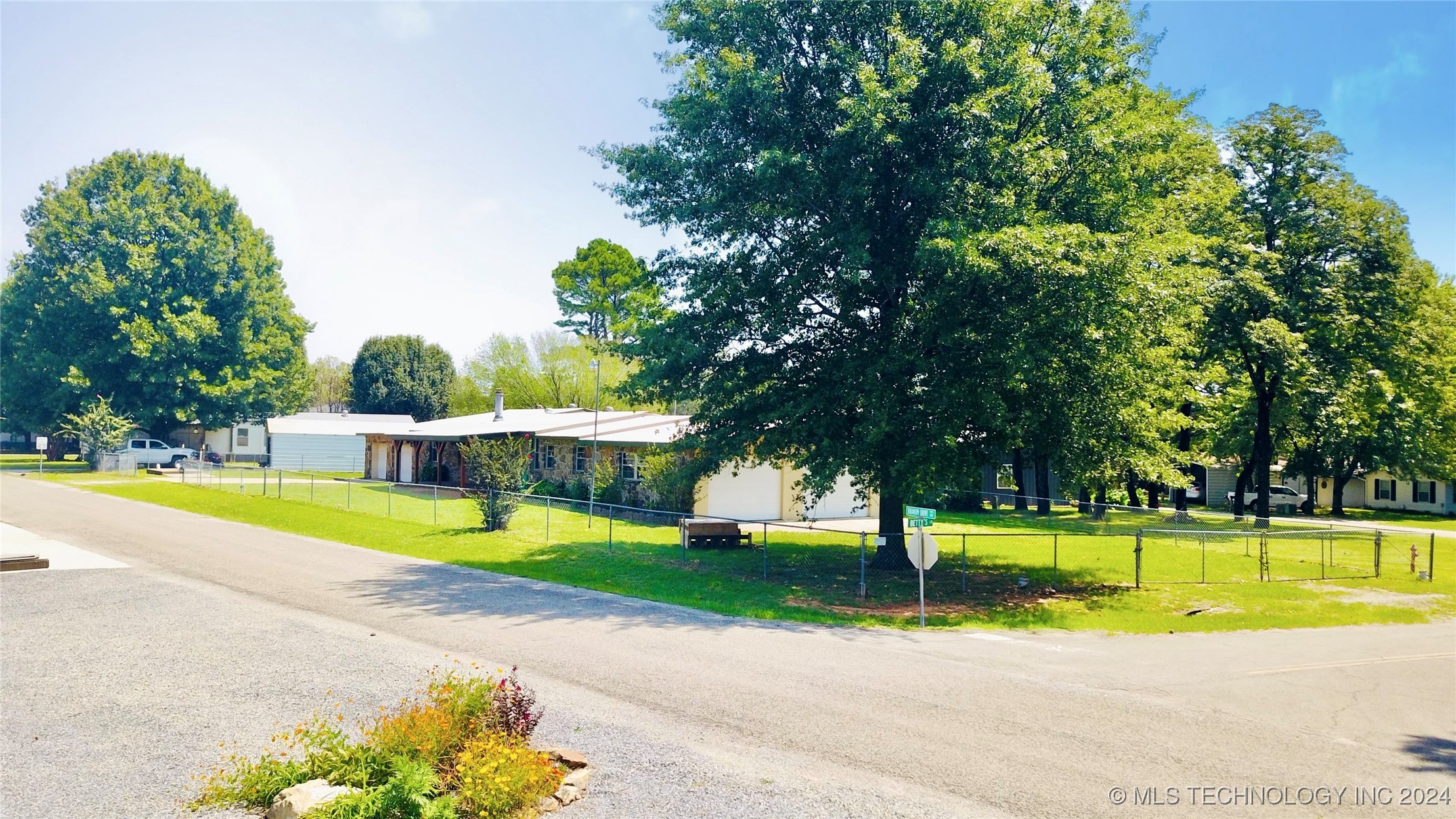 417614 E 1123 Road Property Photo 40