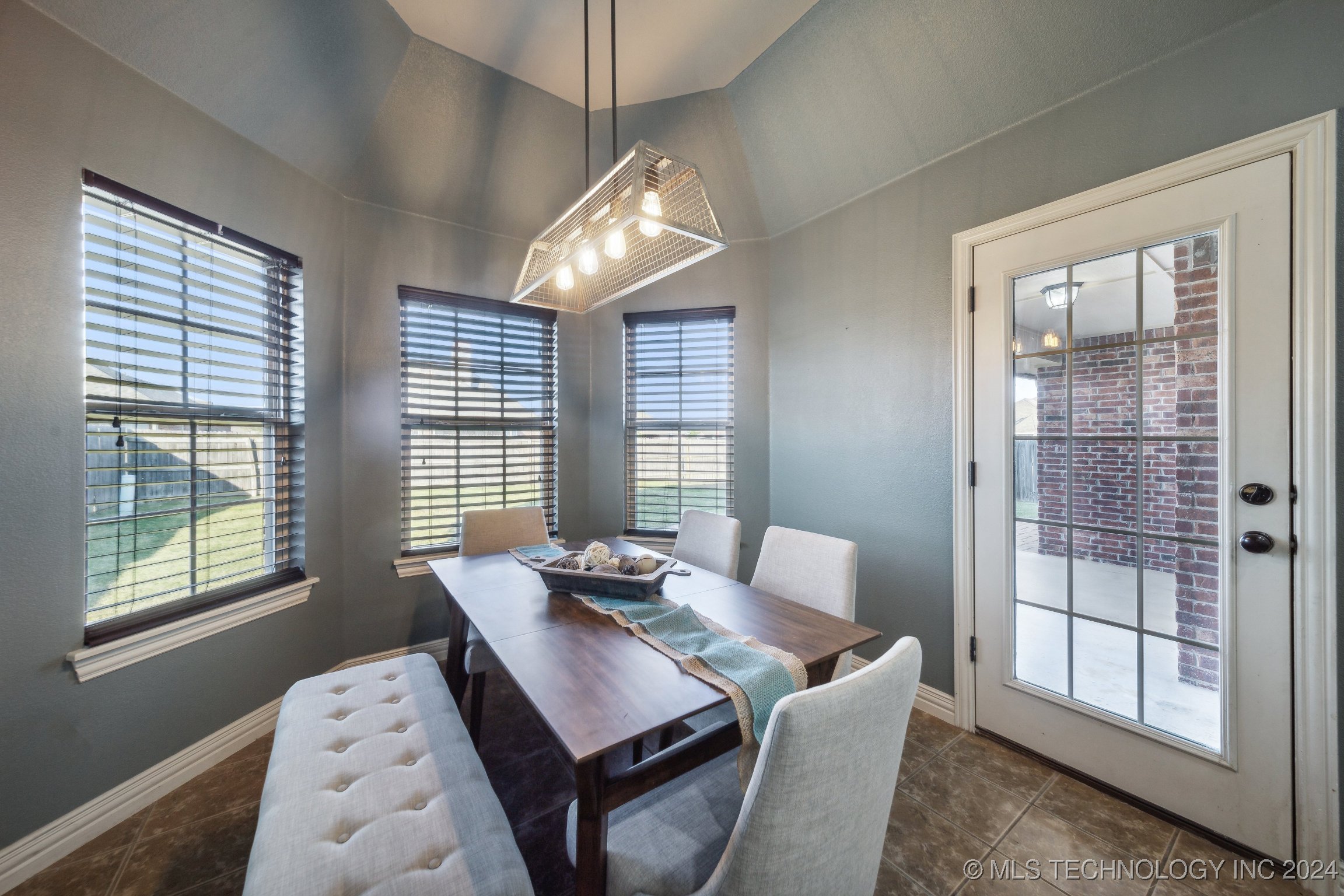 15610 S College Avenue Property Photo 15