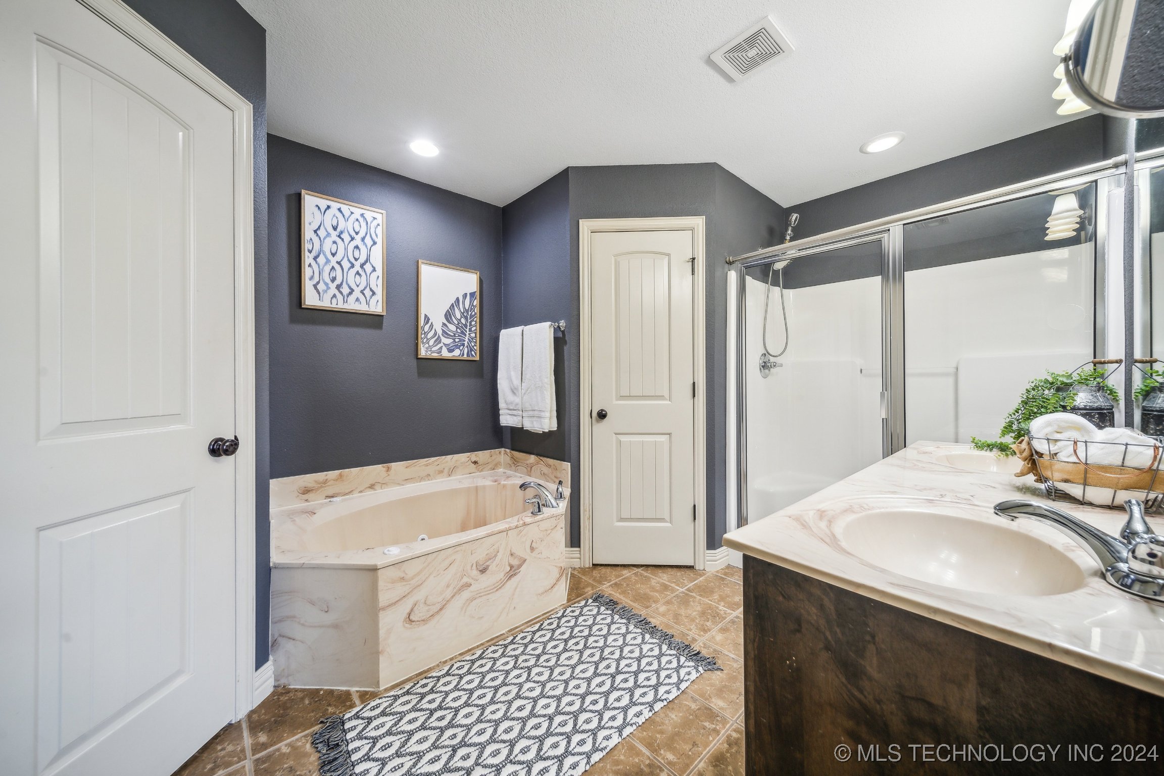 15610 S College Avenue Property Photo 19