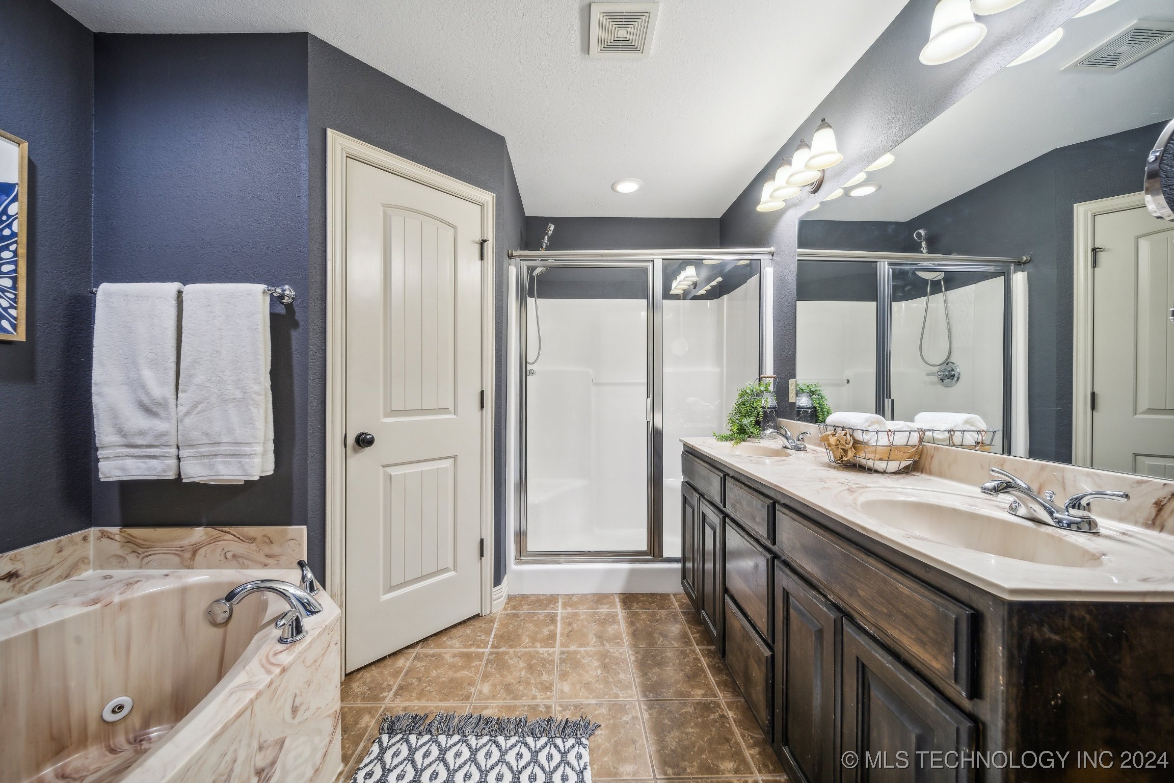 15610 S College Avenue Property Photo 20
