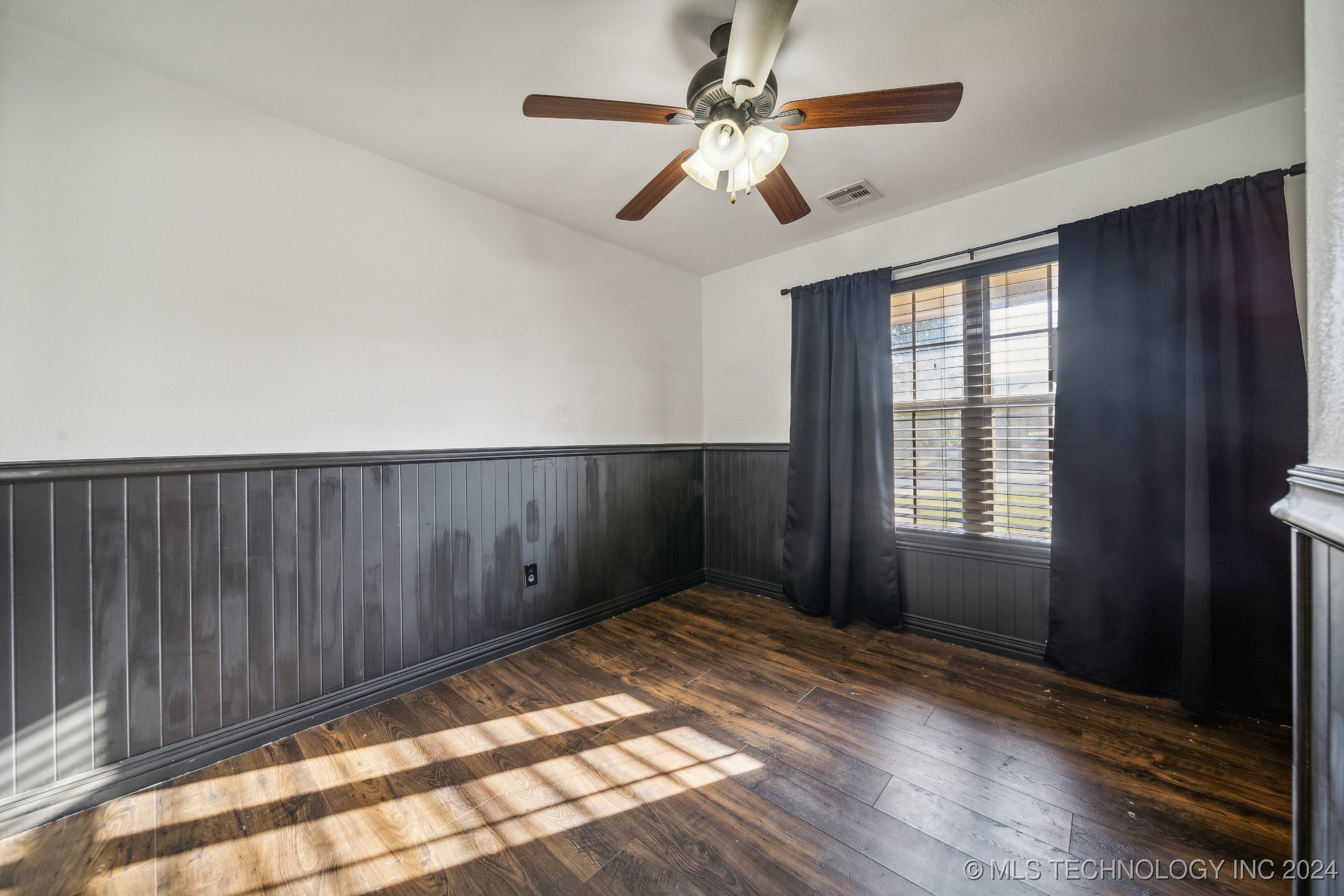 15610 S College Avenue Property Photo 25