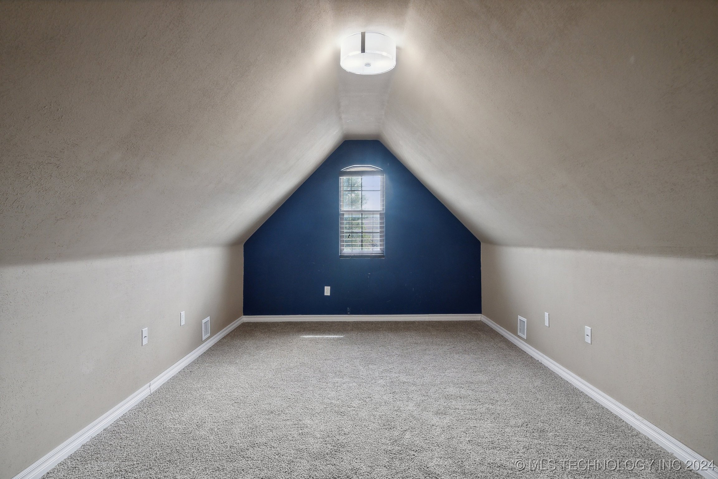 15610 S College Avenue Property Photo 27