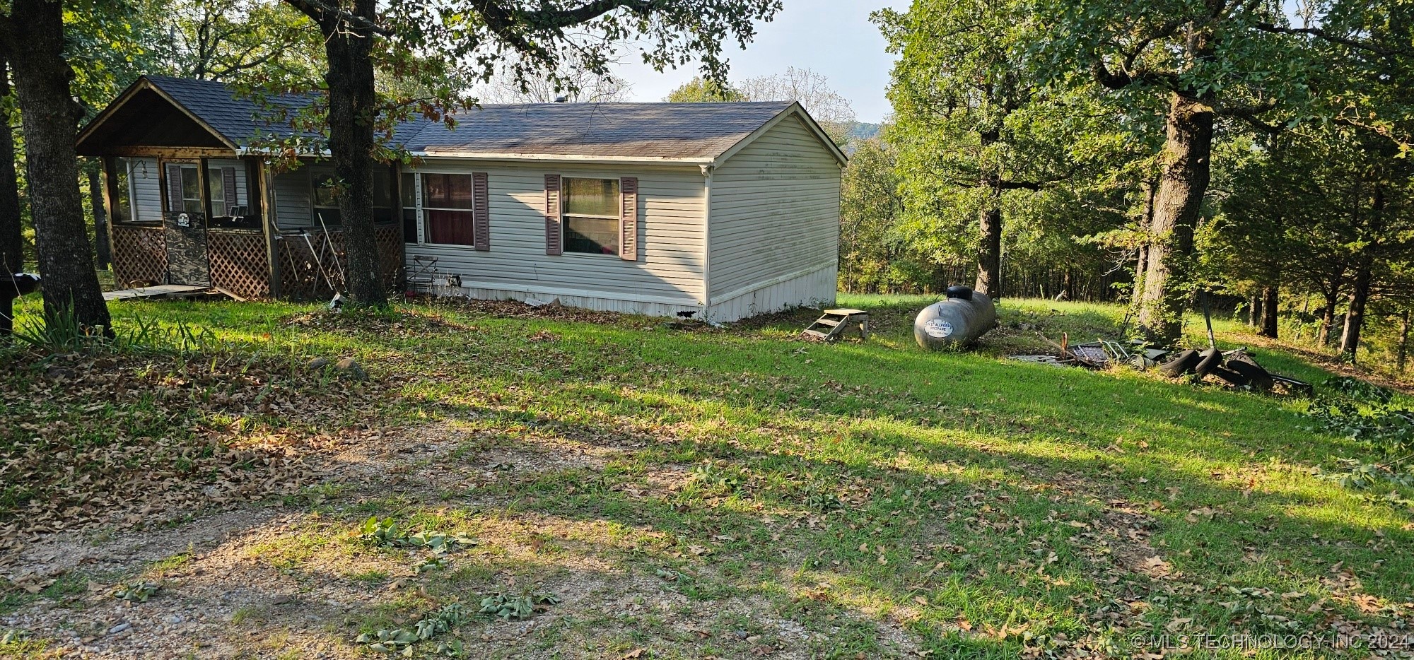 447275 E 988 Rd Road Property Photo 2