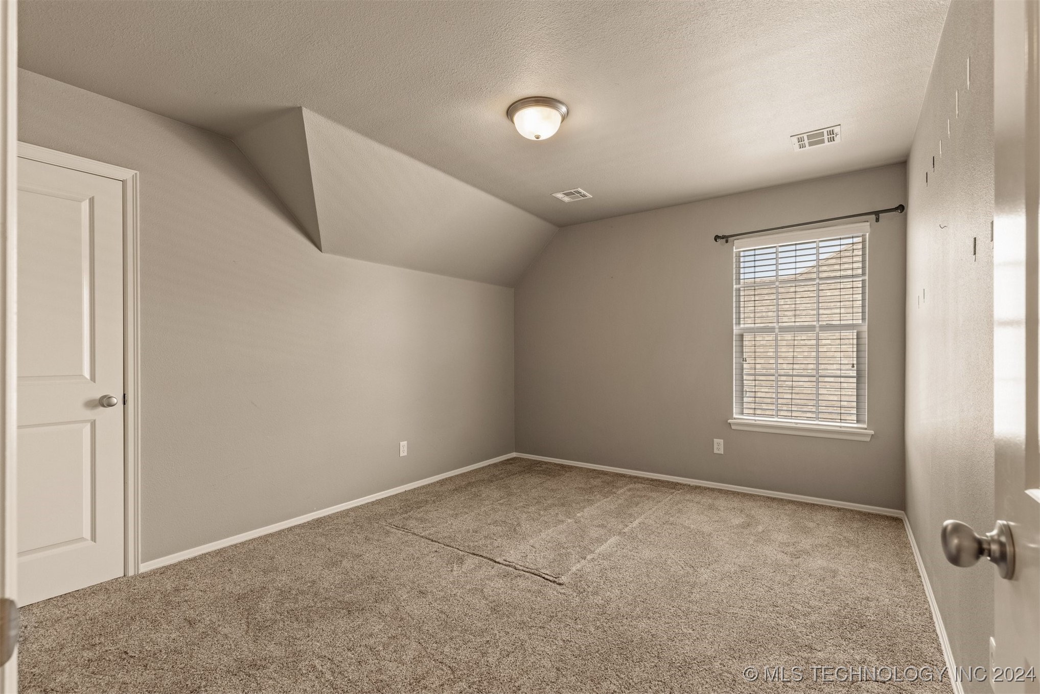 10304 N 143rd East Avenue Property Photo 44