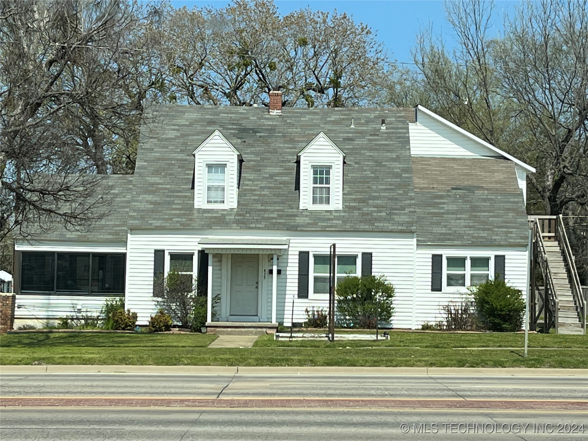 439 W Carl Albert Parkway Property Photo