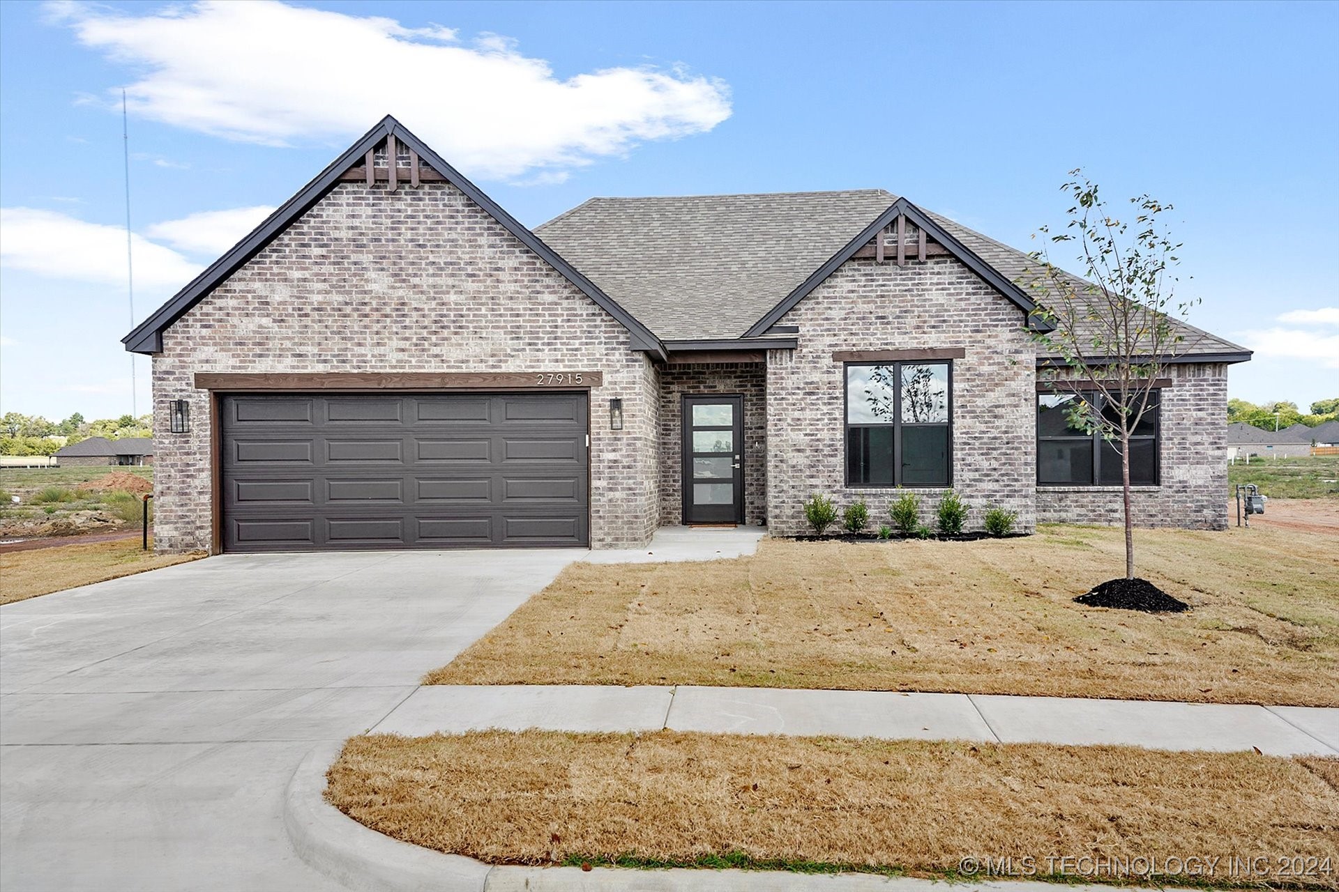 27915 E 109th Place S Property Photo
