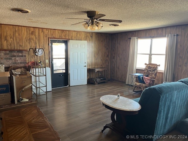1384 Academy Road Property Photo 9