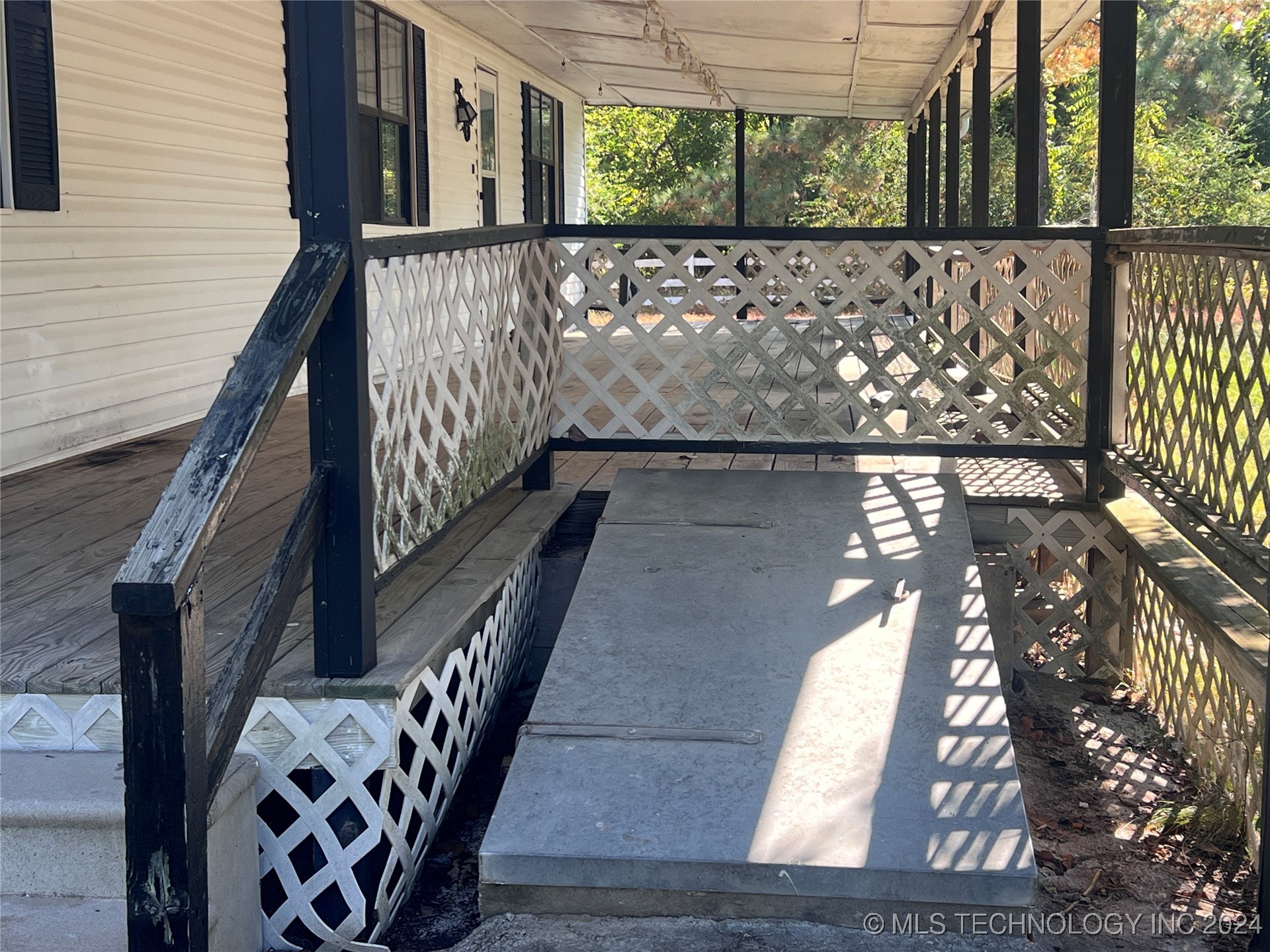 744 Harper Valley Road Property Photo 4