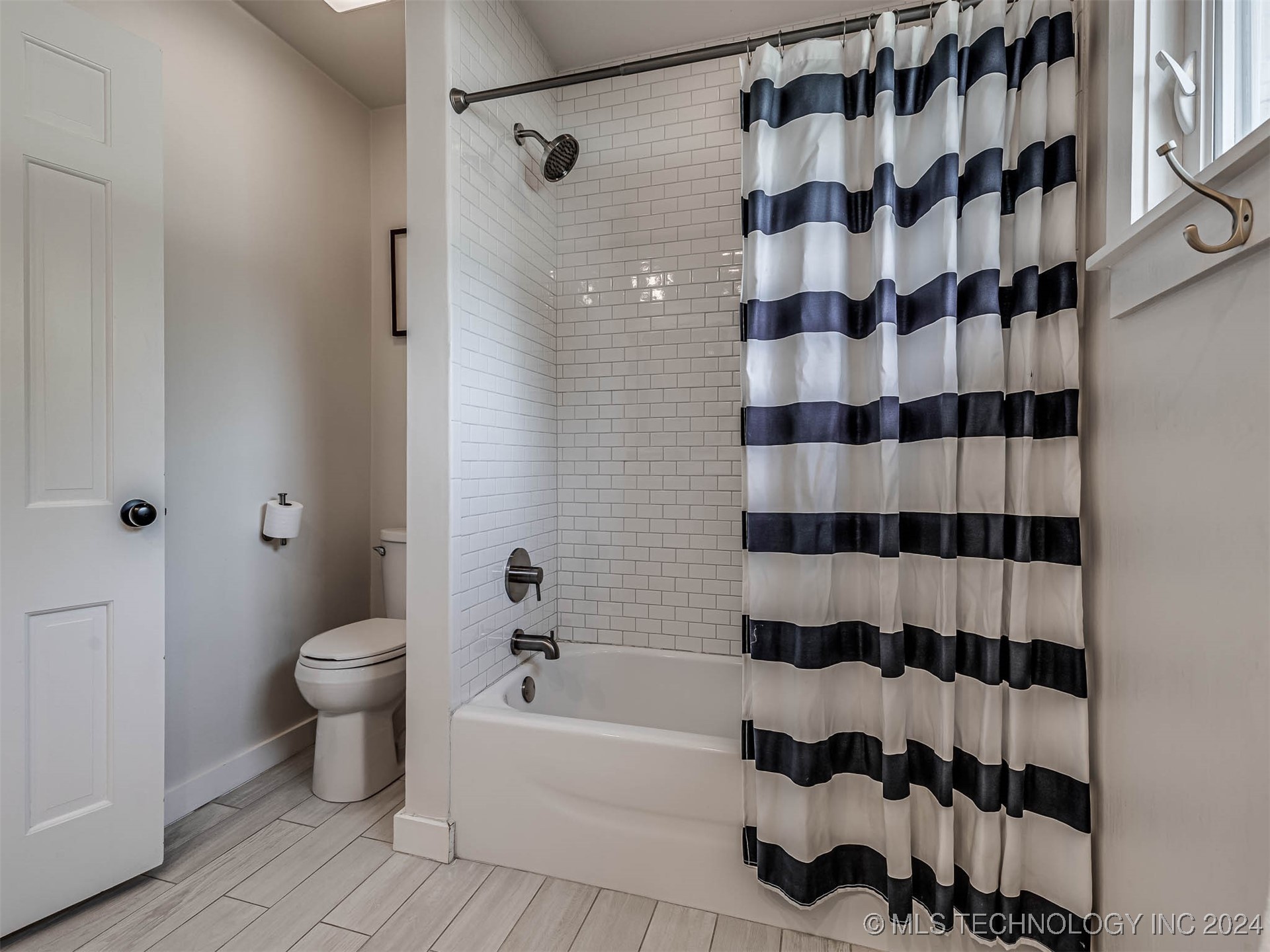 2726 E 47th Street Property Photo 47
