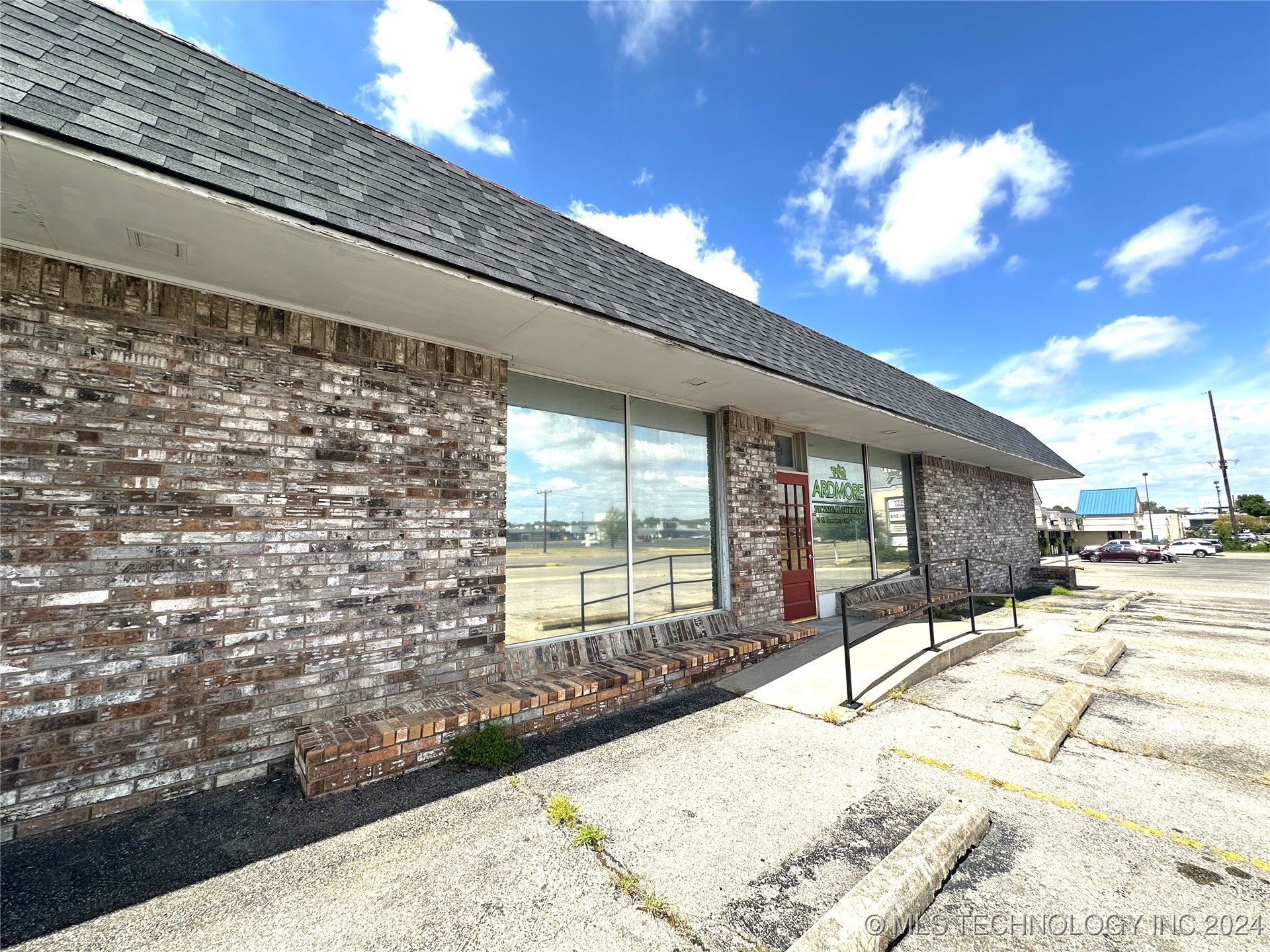 29 N Commerce Property Photo 2