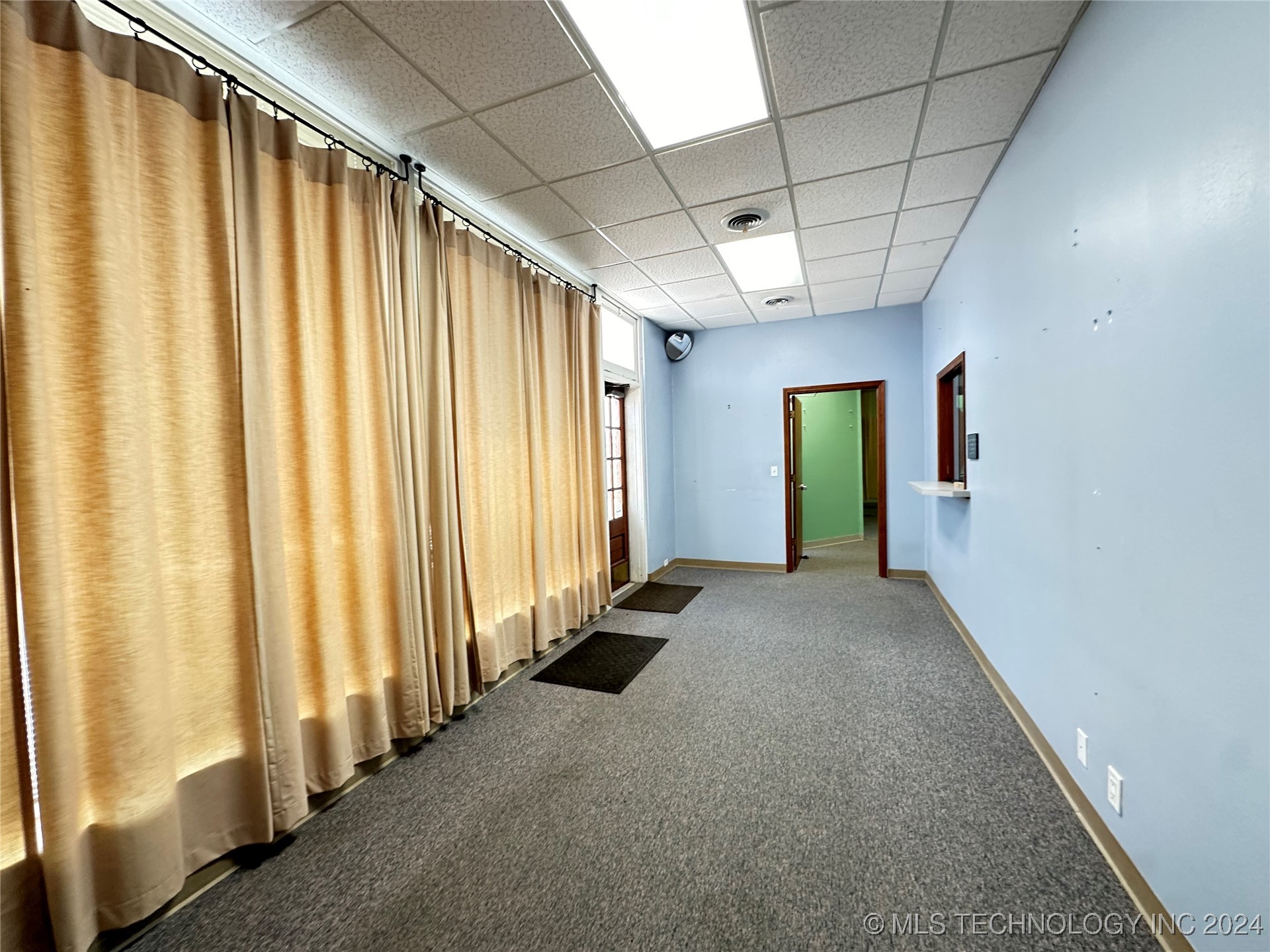 29 N Commerce Property Photo 4
