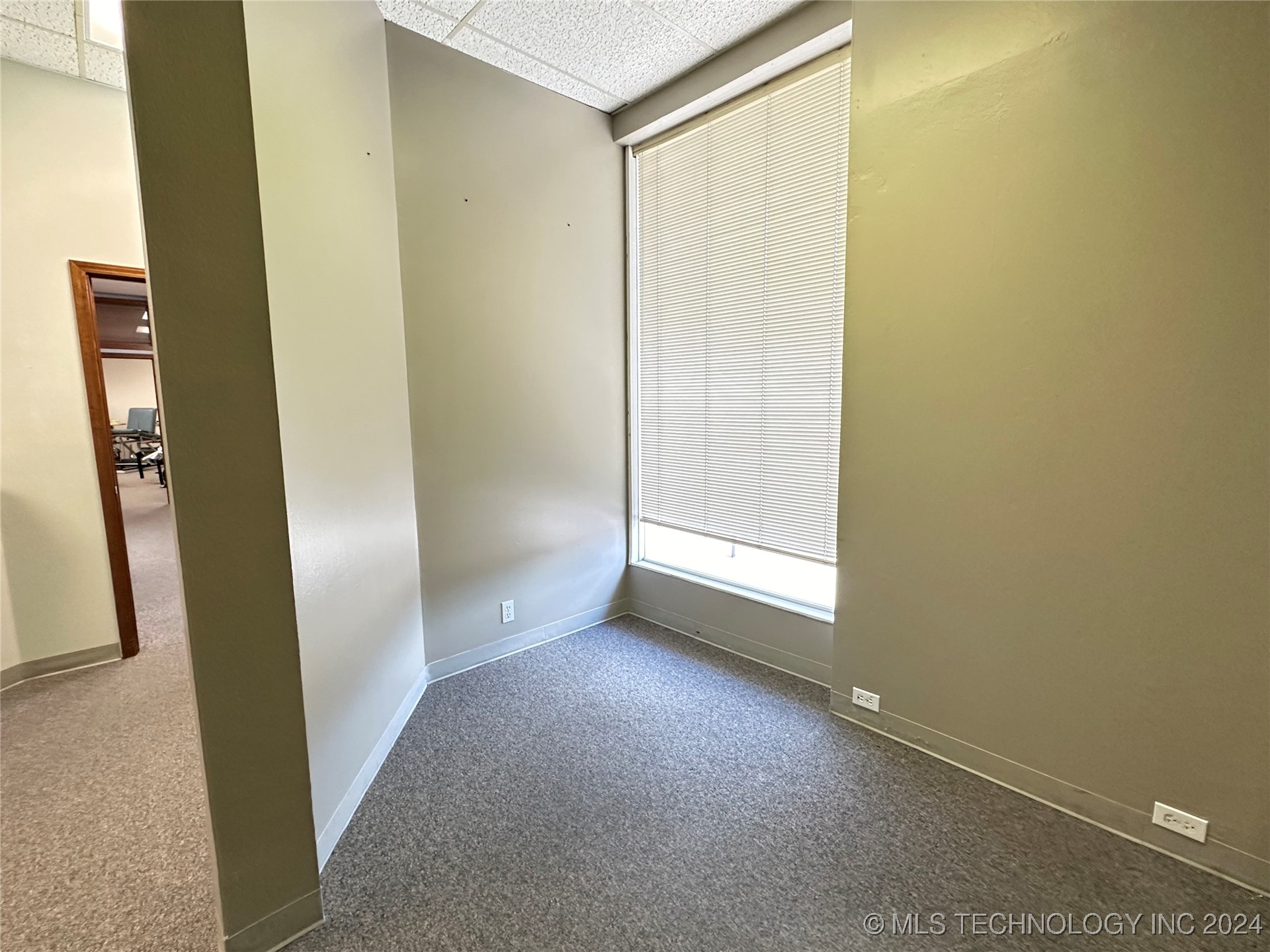 29 N Commerce Property Photo 7