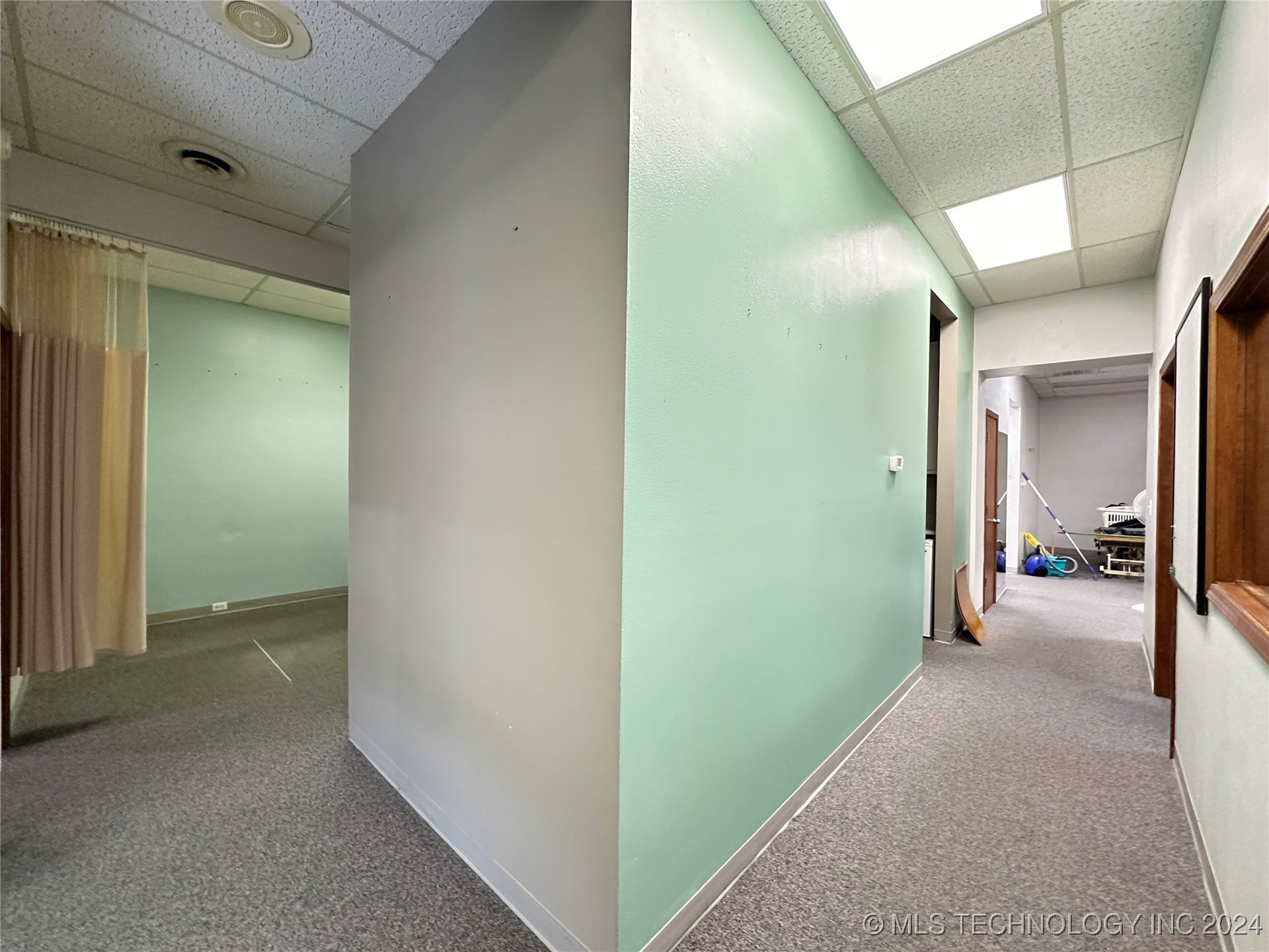 29 N Commerce Property Photo 8