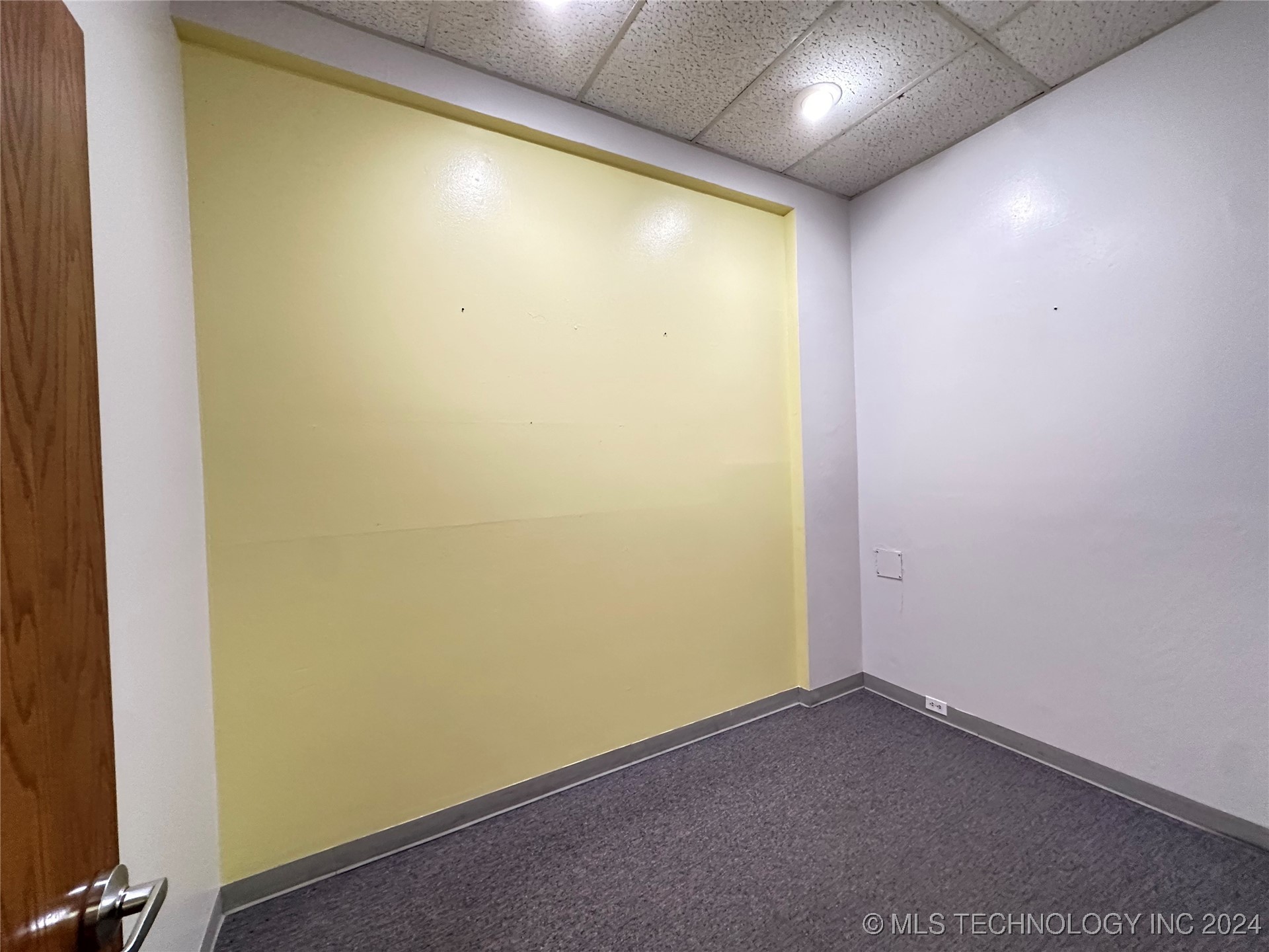 29 N Commerce Property Photo 11