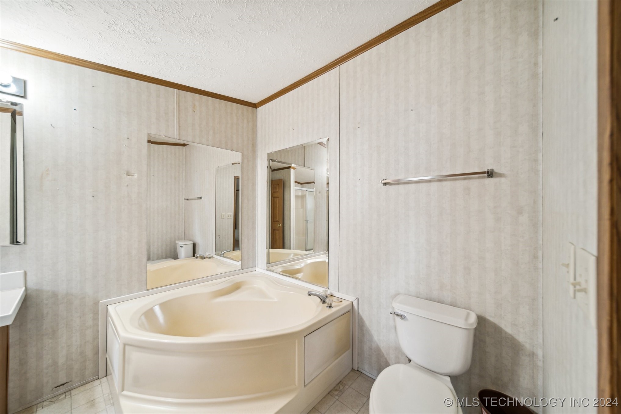908 S 479 Road Property Photo 10