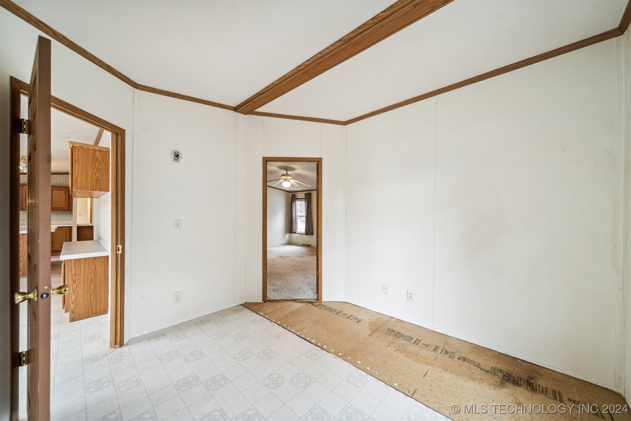 908 S 479 Road Property Photo 14